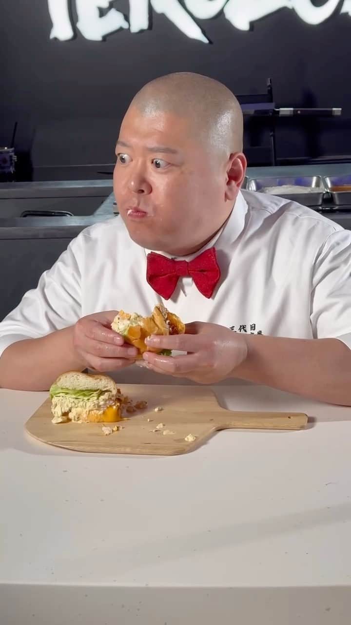 のインスタグラム：「Sorry I made you wait! just a moment! I shot a new tiktok movie  #tasty#dozo#sushibae#truzushi#tiktok」