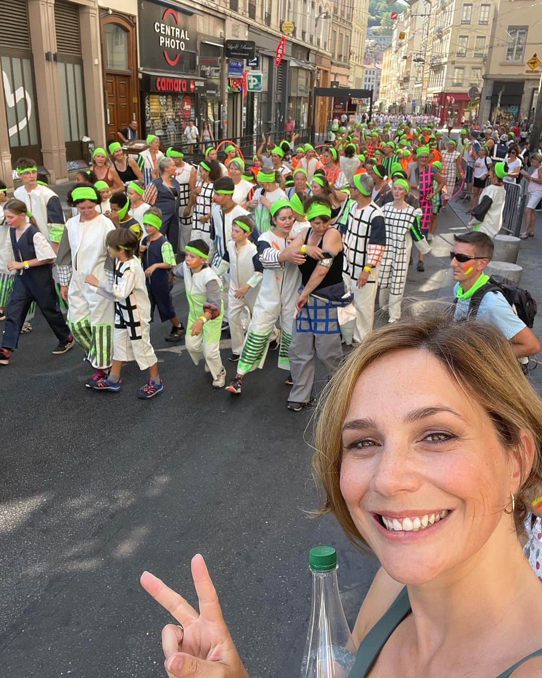 ナタリー・ペシャラさんのインスタグラム写真 - (ナタリー・ペシャラInstagram)「Collec’ de selfies souvenirs 🤩  C’était dément cette @biennaledeladanse ! Bientôt sur vos écrans: mercredi 18 octobre à 22h30 sur @france3   ❤️ @la.horde  🙏🏻 @tiagomguedes」10月15日 0時39分 - nathaliepechalat
