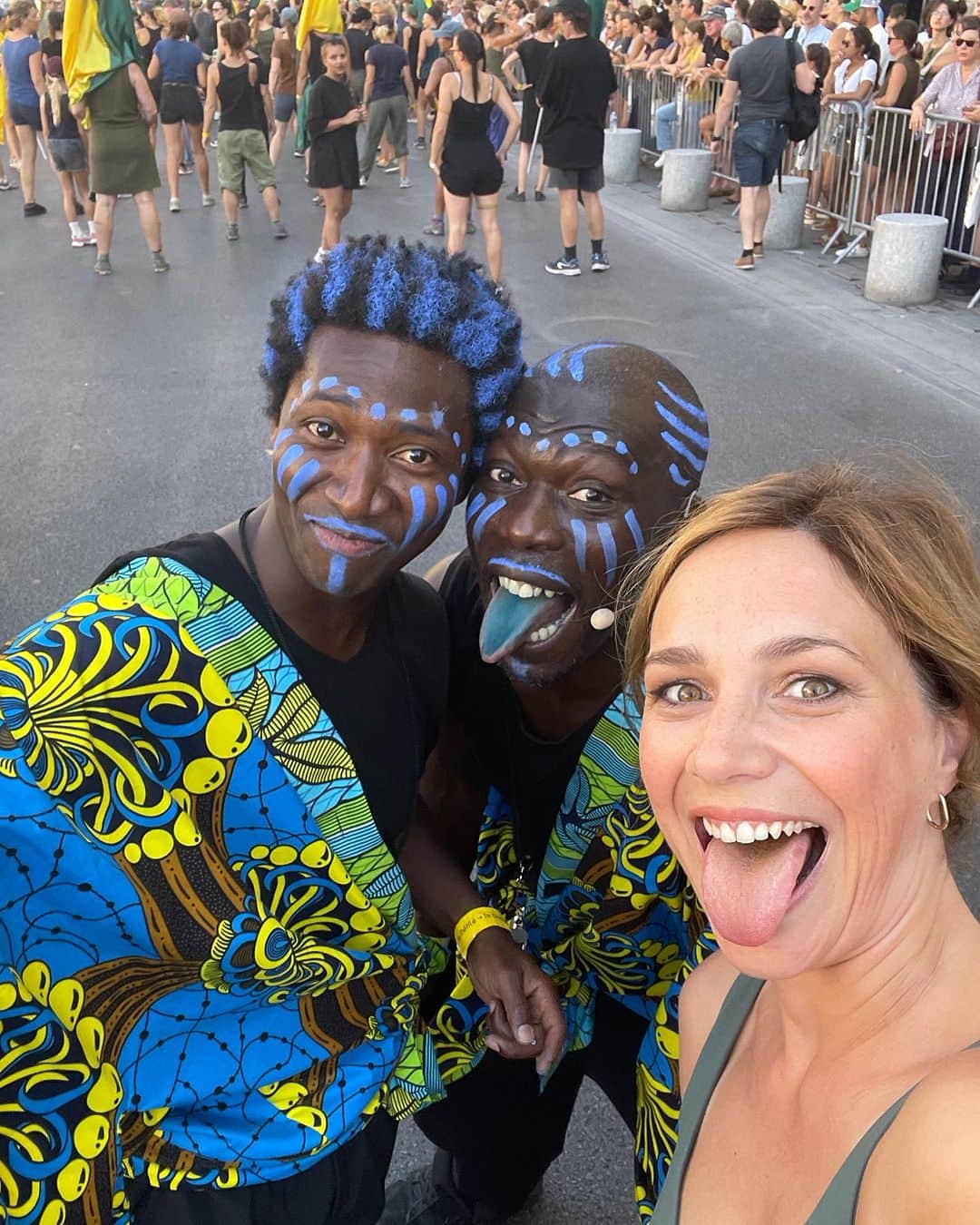 ナタリー・ペシャラのインスタグラム：「Collec’ de selfies souvenirs 🤩  C’était dément cette @biennaledeladanse ! Bientôt sur vos écrans: mercredi 18 octobre à 22h30 sur @france3   ❤️ @la.horde  🙏🏻 @tiagomguedes」
