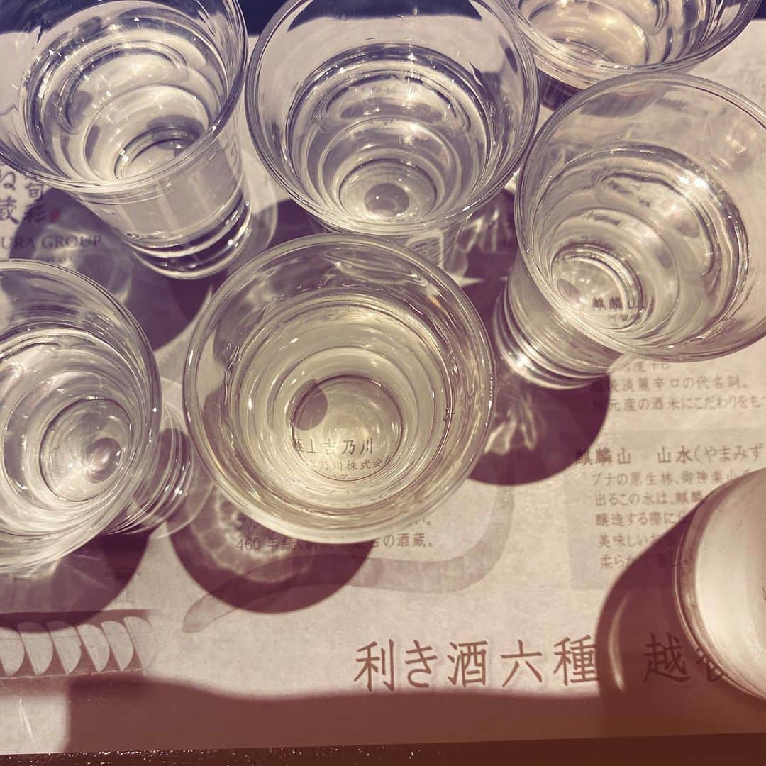 のインスタグラム：「利き酒  新潟  美味しい米、酒 最高  大好きなスタッフの皆様と 分かち合う時間 至福です」