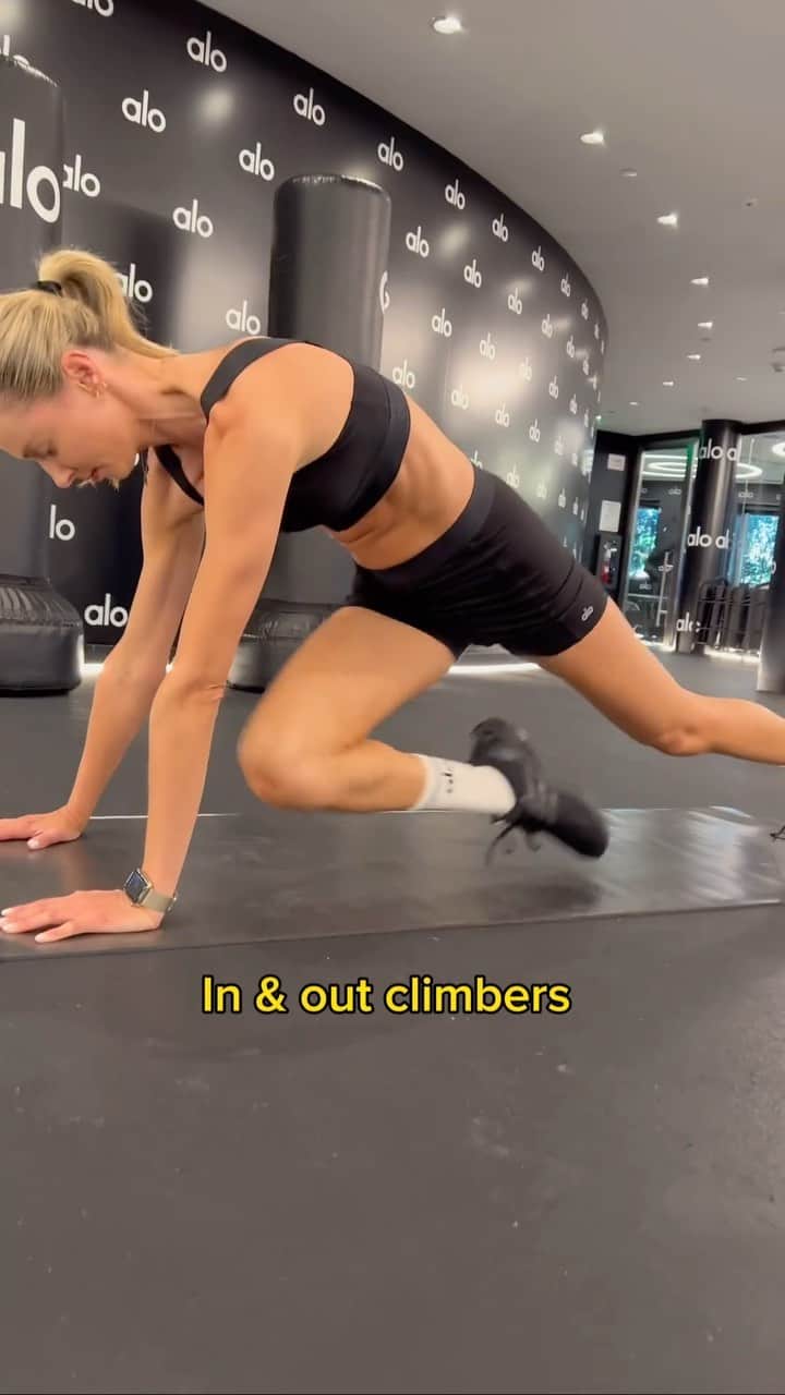 Ludi Delfinoのインスタグラム：「CORE WORKOUT 🇧🇷👇🏽   5 rounds | 40s on - 20s rest | 90s recovery between rounds   ▪️In & out Climbers (Right & left side)   ▪️Bicycle crunches   ▪️Side plank reach throughs (Right & left side)   ▪️Straight leg roll ups   DM me any questions about the workout ! And also about my Portuguese 😅  Go get it 🔥  #saturdayworkout #coreworkout #abs #alo #workoutroutine #bettertogether」