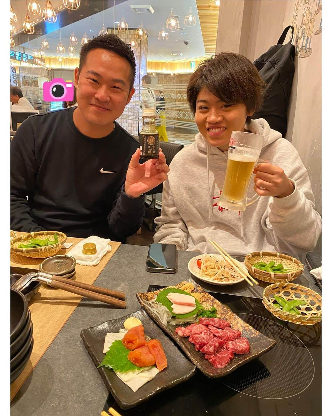 沙羅さんのインスタグラム写真 - (沙羅Instagram)「福岡の思い出🍜 めちゃくちゃ楽しかったな〜🥳 ハリウとは久しぶりに一緒のステージ！ 相変わらず歌うまかった😆‼️  地方に行って その土地の美味しいものを食べるのって なんでこんなに幸せなんだろう😭🍀  #ハリウリサ #たむたむ #沙羅 #ものまね #ホリプロコムものまね軍団 #やぎさん🐐 #いつもありがとうございます🌟 #福岡のみなさん #スタッフのみなさん #ありがとうございました🥹🍀 #もつ鍋 #馬刺し #明太子 #パフェ #食べ過ぎ😂❤️ #最後の動画は #夫婦でものまねショーやる時の #オープニングだよ🥳」10月15日 1時01分 - sarapika128