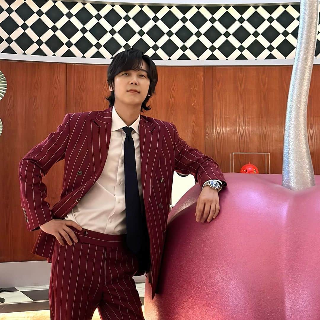 ユン・ジョンフンのインスタグラム：「⠀ 스타로 만들어 드리겠습니다. ⠀ #7인의탈출 #양진모 #체리엔터테이먼트」