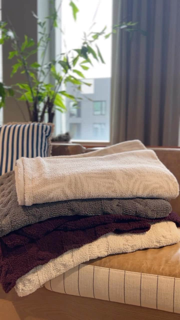 トミー バハマのインスタグラム：「Cozy season has officially begun.」