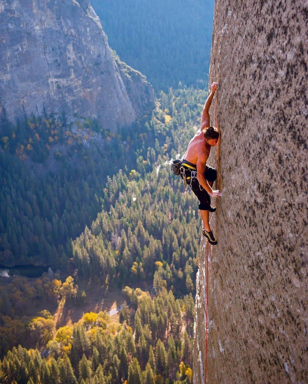 ジミー・チンさんのインスタグラム写真 - (ジミー・チンInstagram)「No excuses.」10月15日 1時57分 - jimmychin