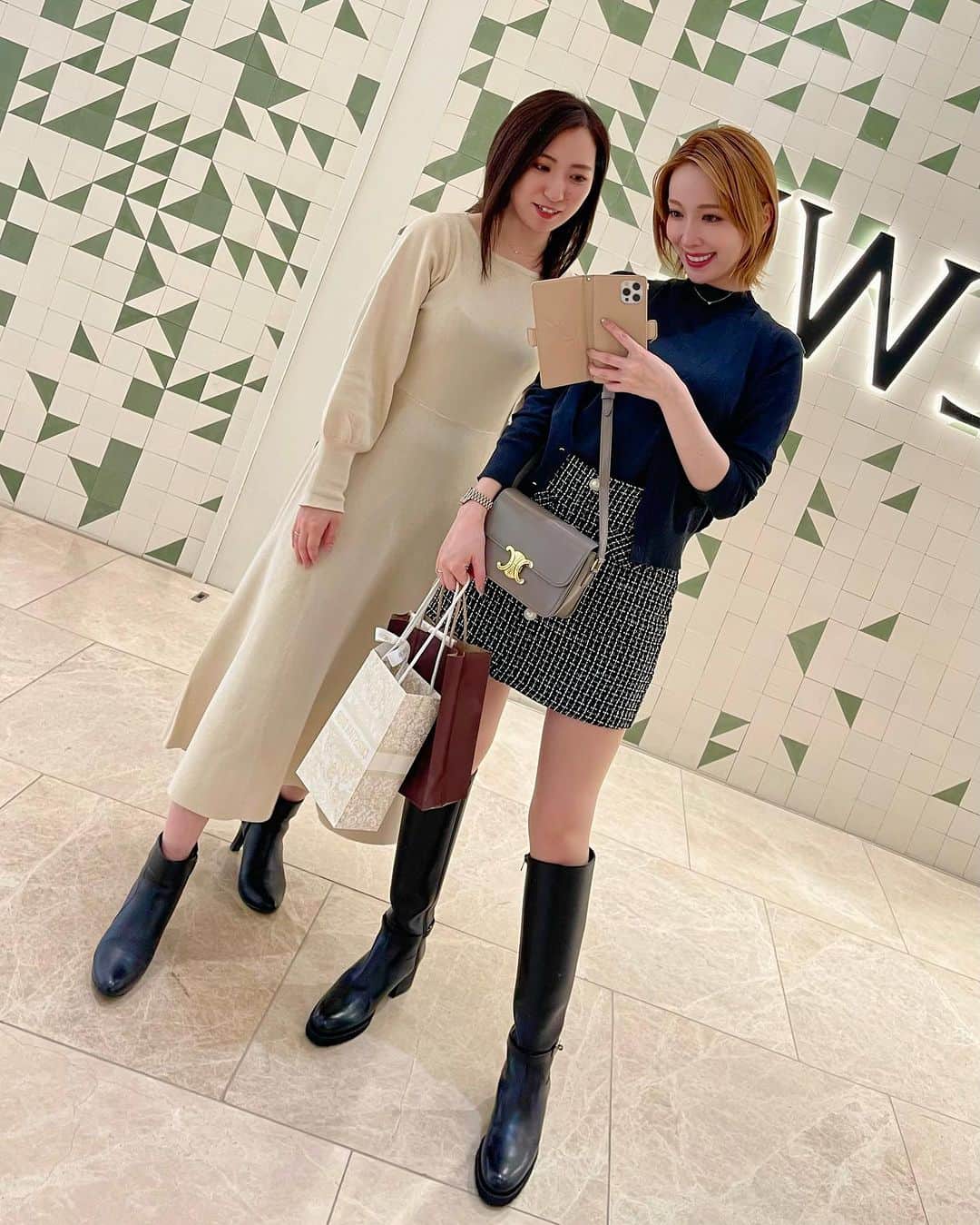 瀬戸早妃さんのインスタグラム写真 - (瀬戸早妃Instagram)「若菜ちゃんとGINZA SIXデート🐿🍁  ついに中小企業診断士のキャリアを スタートさせた若菜ちゃん…おめでと🤎  私たちなんとっ数えてみたら、24年ものお付き合いっ🧋🥨 良いご縁はずーっと続きますな🤎 これからも仲良くしてください🧁  #中学の思い出  #陸上部 #駅伝部 #中小企業診断士 #FP #ファイナンシャルプランニング技能士 #GINZASIX #銀ぶら」10月15日 13時18分 - plievesaki