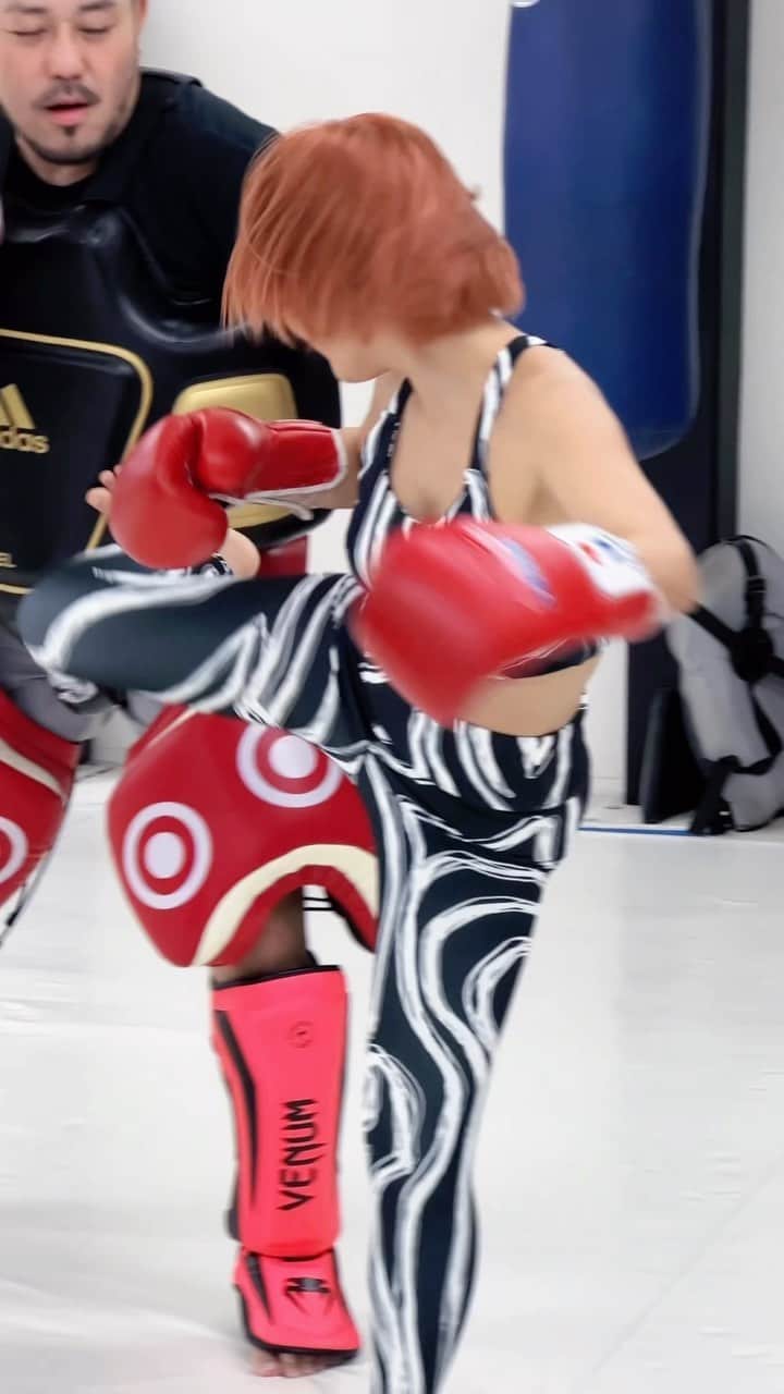 田辺莉咲子のインスタグラム：「I learned the back kick🥊」