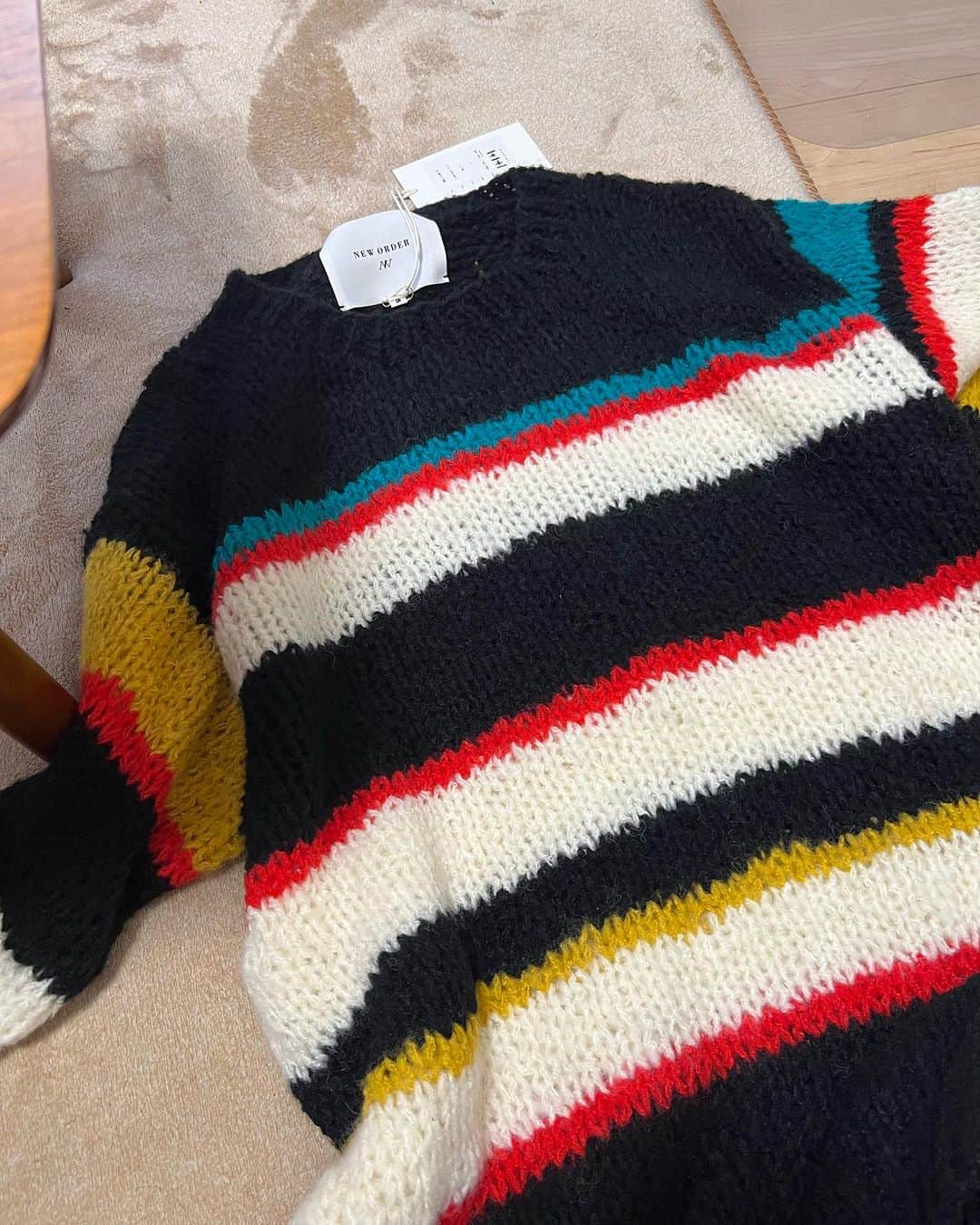 ヨネスケのインスタグラム：「駿河太郎さんがデザインしてくれたセーターです」