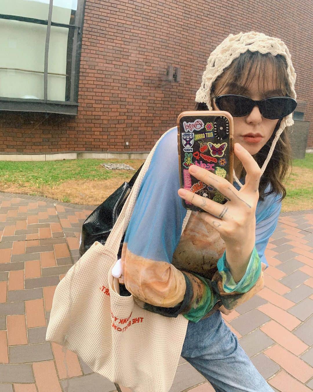 maya kibbel キベルまやさんのインスタグラム写真 - (maya kibbel キベルまやInstagram)「museums on a rainy day make me happy 〰️🩵🕊️ (fyi, it poured right after taking these photos)」10月15日 11時53分 - mayakibbel