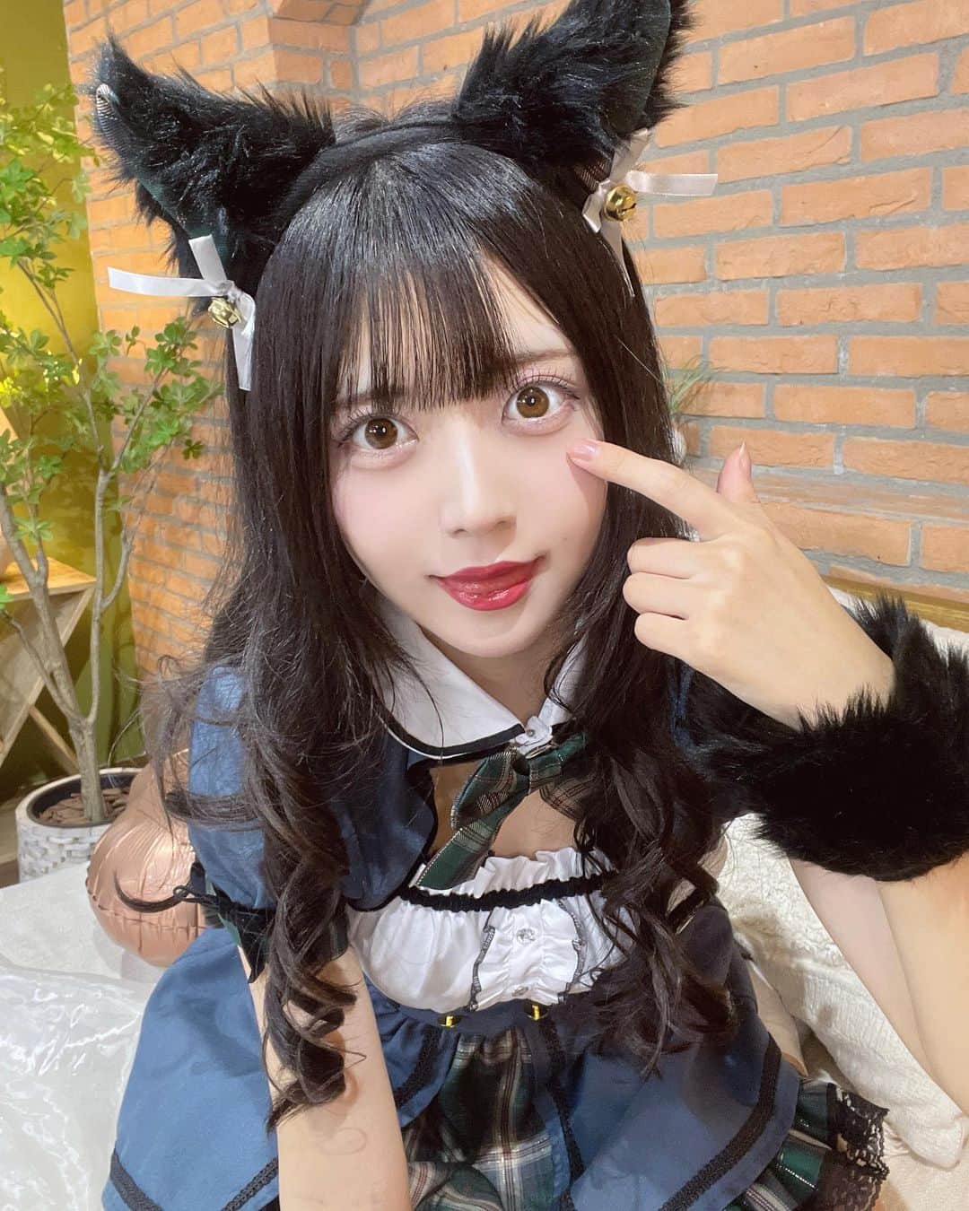 椎名音心さんのインスタグラム写真 - (椎名音心Instagram)「・ ねこみみは強い🐱 ・ ・ ・ #cosplay #cosplayer #cosplaygirl #cosplayphotography #kawaii #コスプレ #コスプレイヤー #コスプレ女子 #ねこみみ #猫耳 #メイド #メイドカフェ #メイド服 #コンカフェ #コンカフェ嬢 #コンカフェキャスト #地下アイドル #地雷系女子 #地雷 #地雷女 #舌出し #코스프레 #아이돌 #ไอดอล #คอสเพลย์ #แม่บ้าน #雰囲気 #雰囲気好きな人いいね #雰囲気女子 #制服」10月15日 11時56分 - mm__neko225