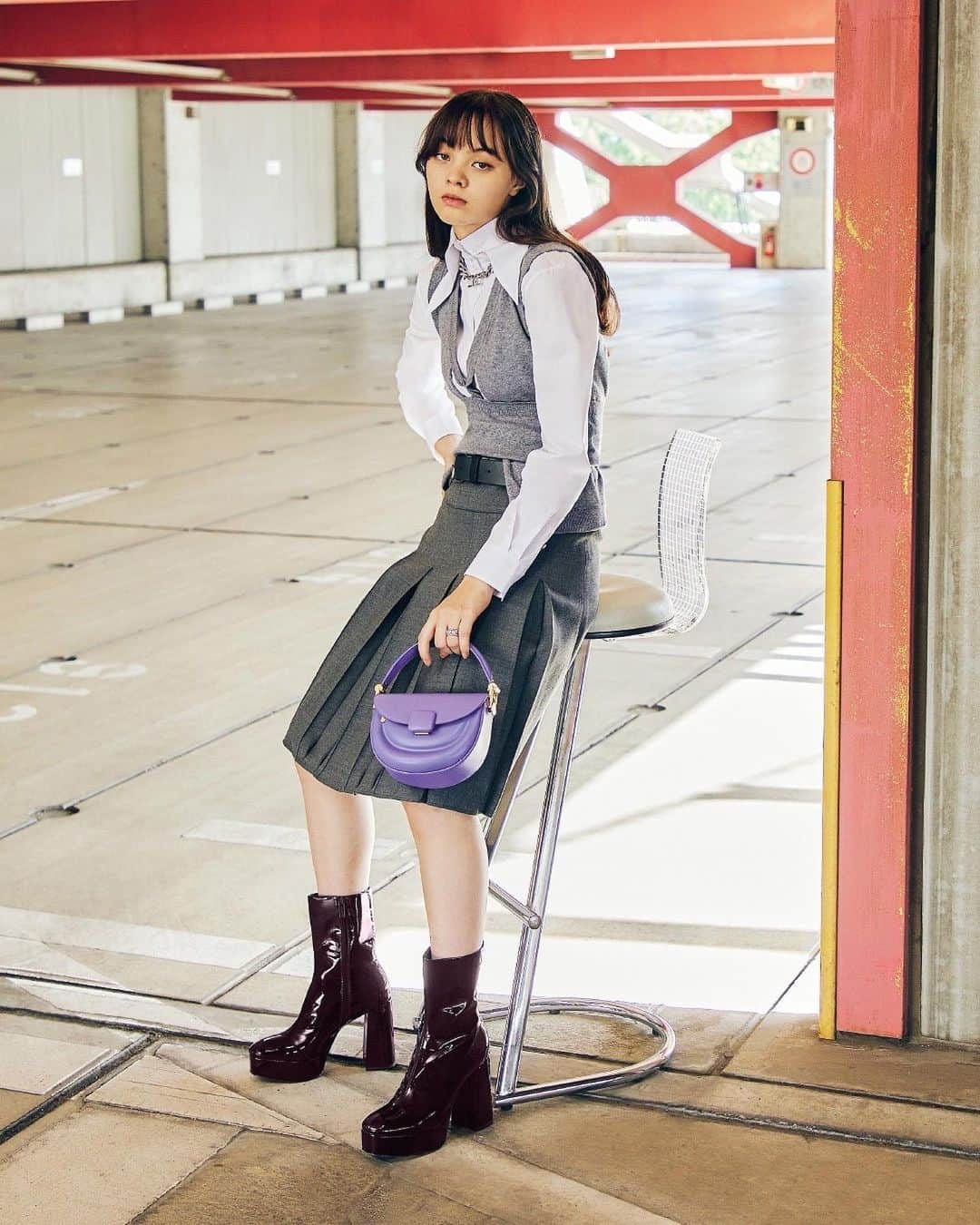 藤田エミリさんのインスタグラム写真 - (藤田エミリInstagram)「Charles&Keith 2023 FALL COLLECTION💜  Photographer: Keisei Arai⁠ Stylist: Itsuka Watanabe⁠ Makeup Artist: ANNA⁠ Hair Stylist: Miho Emori  #CharlesKeithFW23 #チャールズアンドキース」10月15日 12時14分 - 7_emil_y