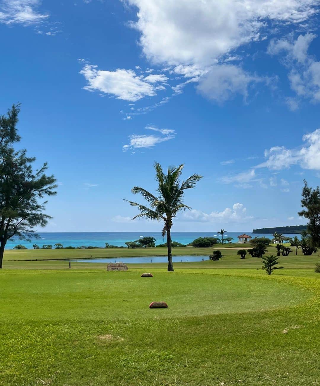 佐藤衣里子さんのインスタグラム写真 - (佐藤衣里子Instagram)「たまにはゴルフ⛳️🏌️‍♀️☁️  #golf#エメラルド#アルチビオ」10月15日 12時18分 - eriko0625