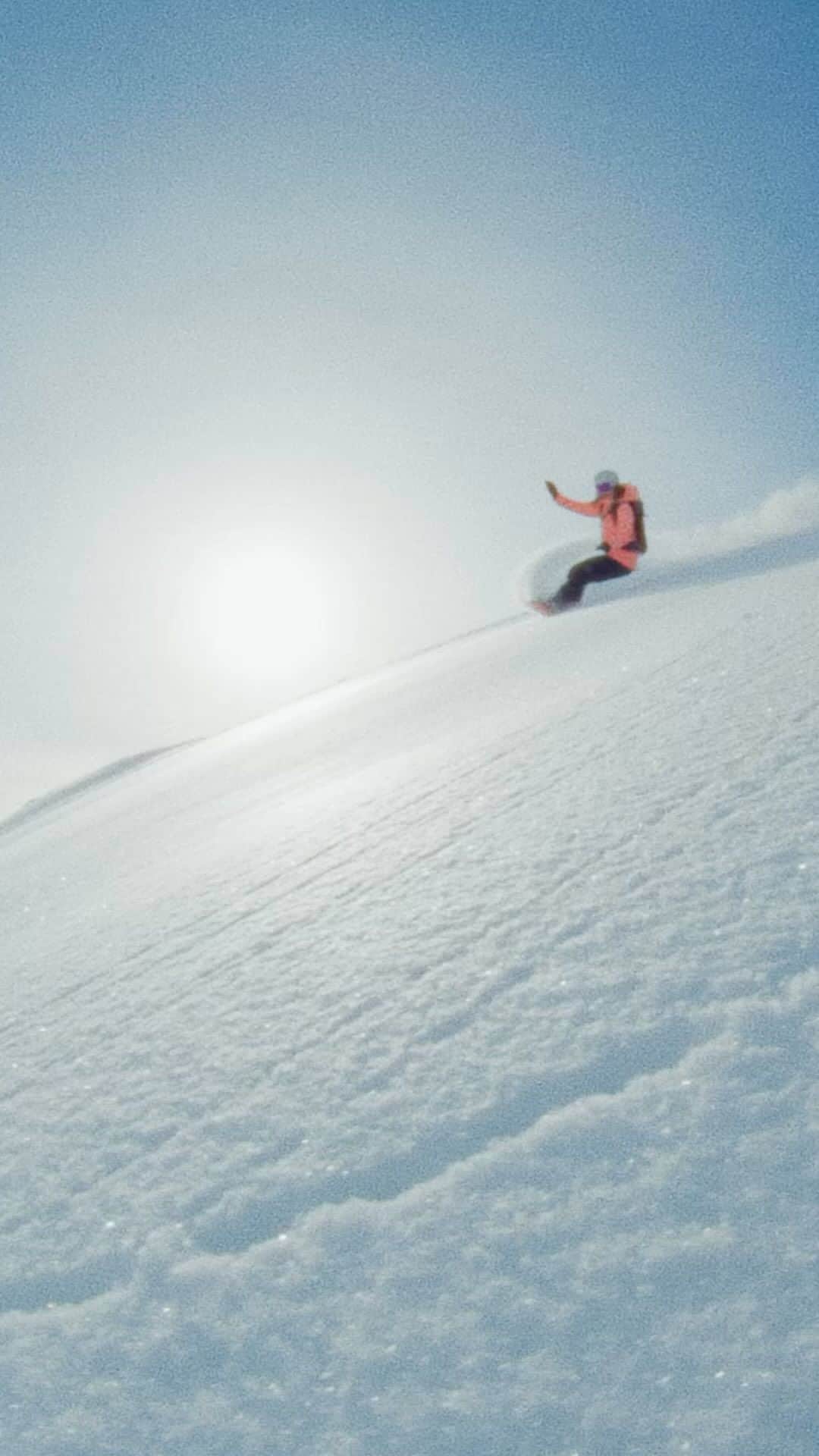 Burton Japanのインスタグラム：「セレマ・マセケラがホストを務めるビデオエピソードMY TURNシーズン2の始まりです。今回のビデオエピソードでは、あなたのスノーボードに対する価値観を広げる5つのストーリーについて掘り下げます。詳しくはプロフィールのリンクから。 #Burton #Snowboarding」