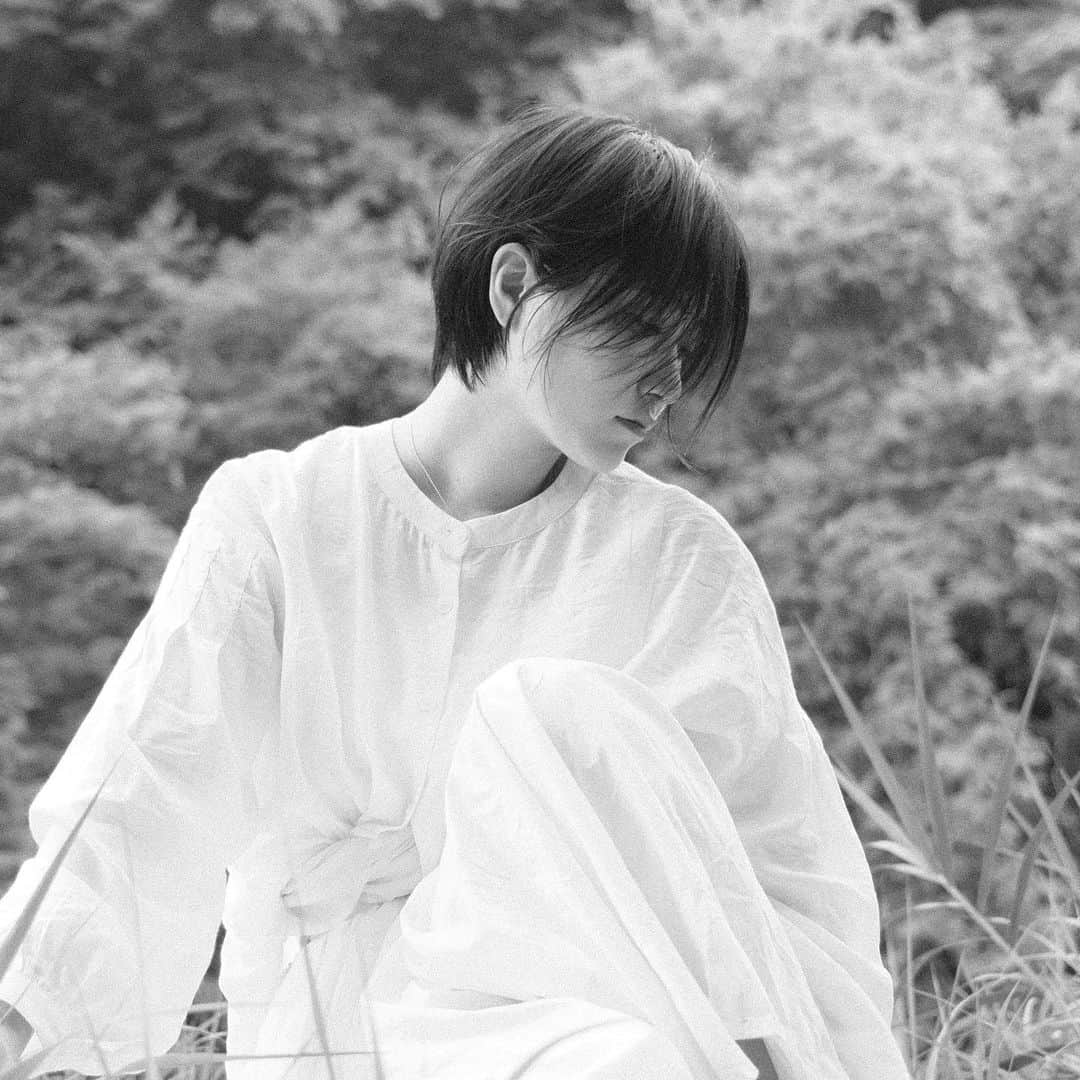 江守沙矢のインスタグラム：「今年も無事に誕生日を迎えました。 いつも支えてくれる人、信じてくれる人、応援してくれる人たちのおかげで江守は楽しく毎日を過ごしています。  毎年誕生日は私から皆にありがとうを伝えたくなる日です。 いつも本当にありがとうございます。  何歳になっても年相応に、 その時その時が最高って思えるようにまた1年を過ごしていくので 変わらず見守ってくれると嬉しいです☺️」