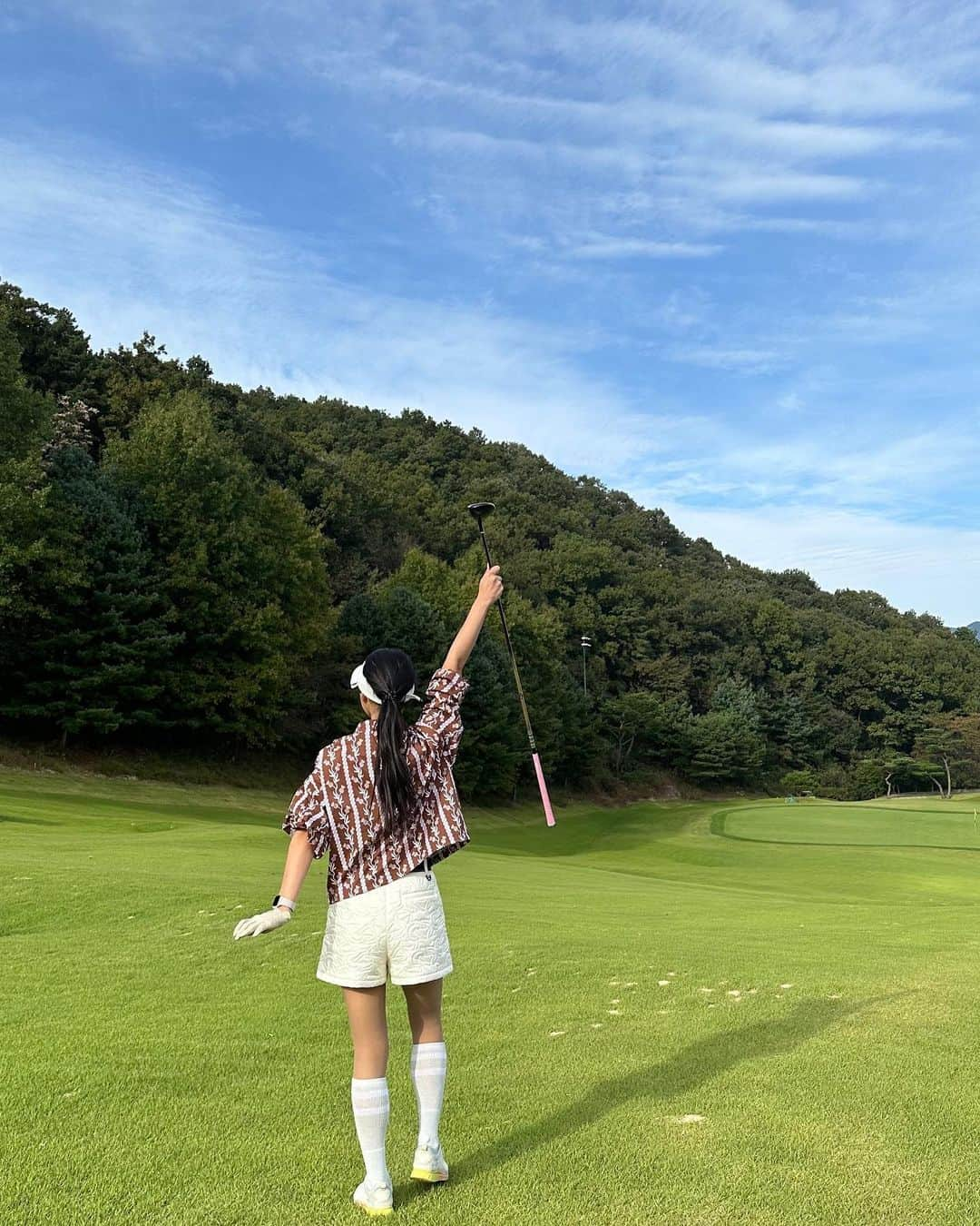 ヘリンさんのインスタグラム写真 - (ヘリンInstagram)「가을골프 너무 좋아❤️🩷🏌️‍♀️#맥케이슨 #mckayson 가자가자」10月15日 12時51分 - hyeliniseo