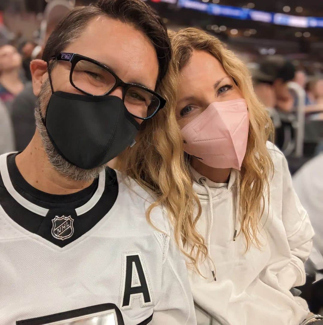 ウィル・ウィトンのインスタグラム：「First hockey date of the season with my favorite human. #GOKINGSGO」