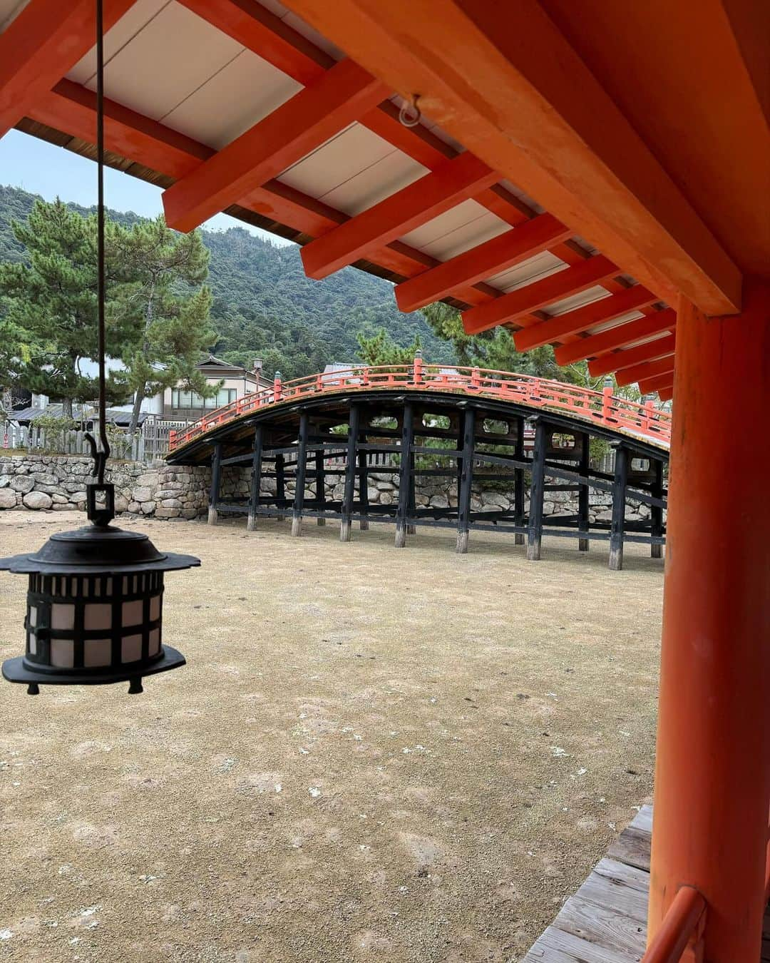 カオルコさんのインスタグラム写真 - (カオルコInstagram)「⛩🙏🏻💫  #厳島神社 #japan #beautyful  #travel  #job #建築物  #神社 #pray  #御利益」10月15日 13時01分 - ka_ruk_