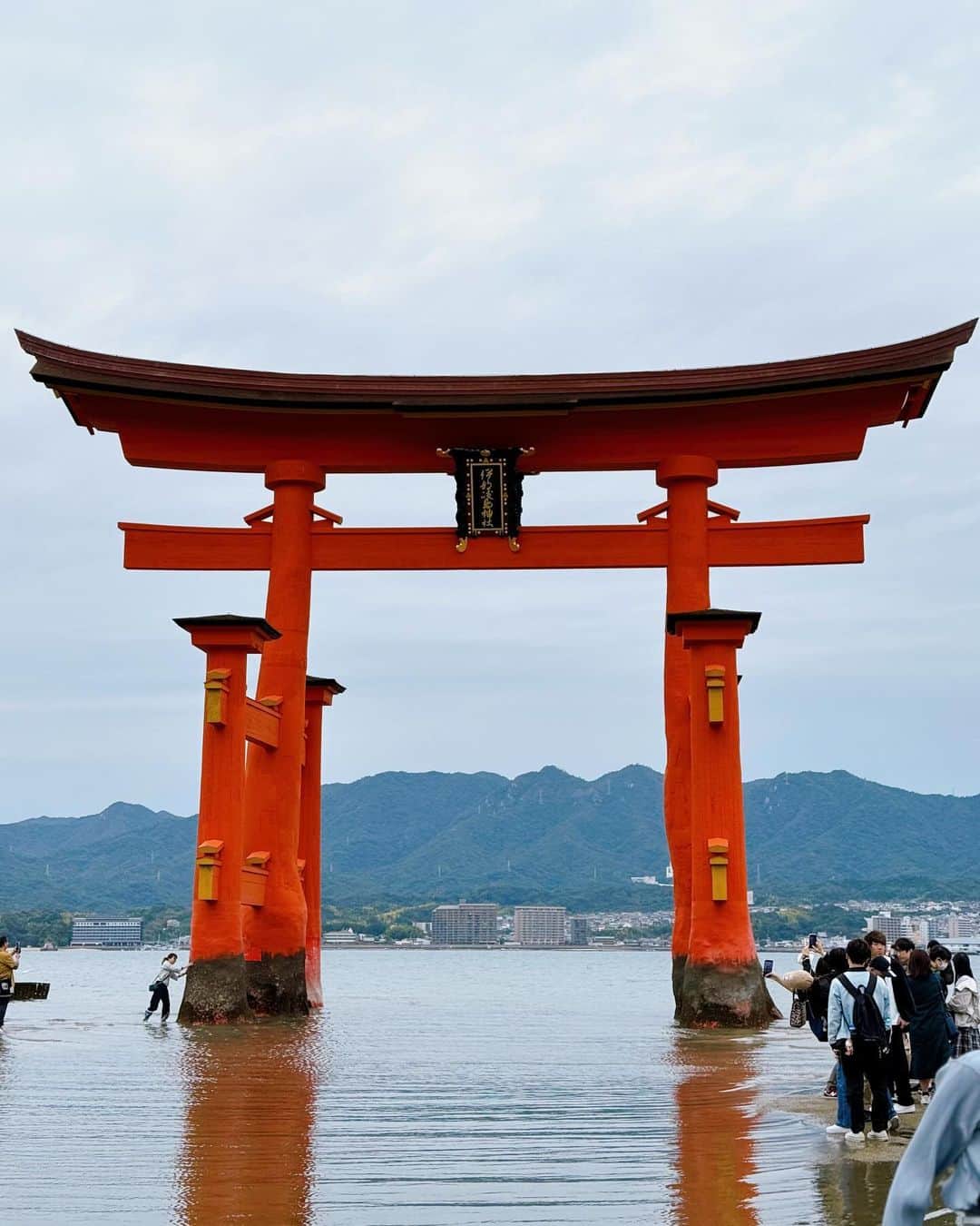 カオルコさんのインスタグラム写真 - (カオルコInstagram)「⛩🙏🏻💫  #厳島神社 #japan #beautyful  #travel  #job #建築物  #神社 #pray  #御利益」10月15日 13時01分 - ka_ruk_