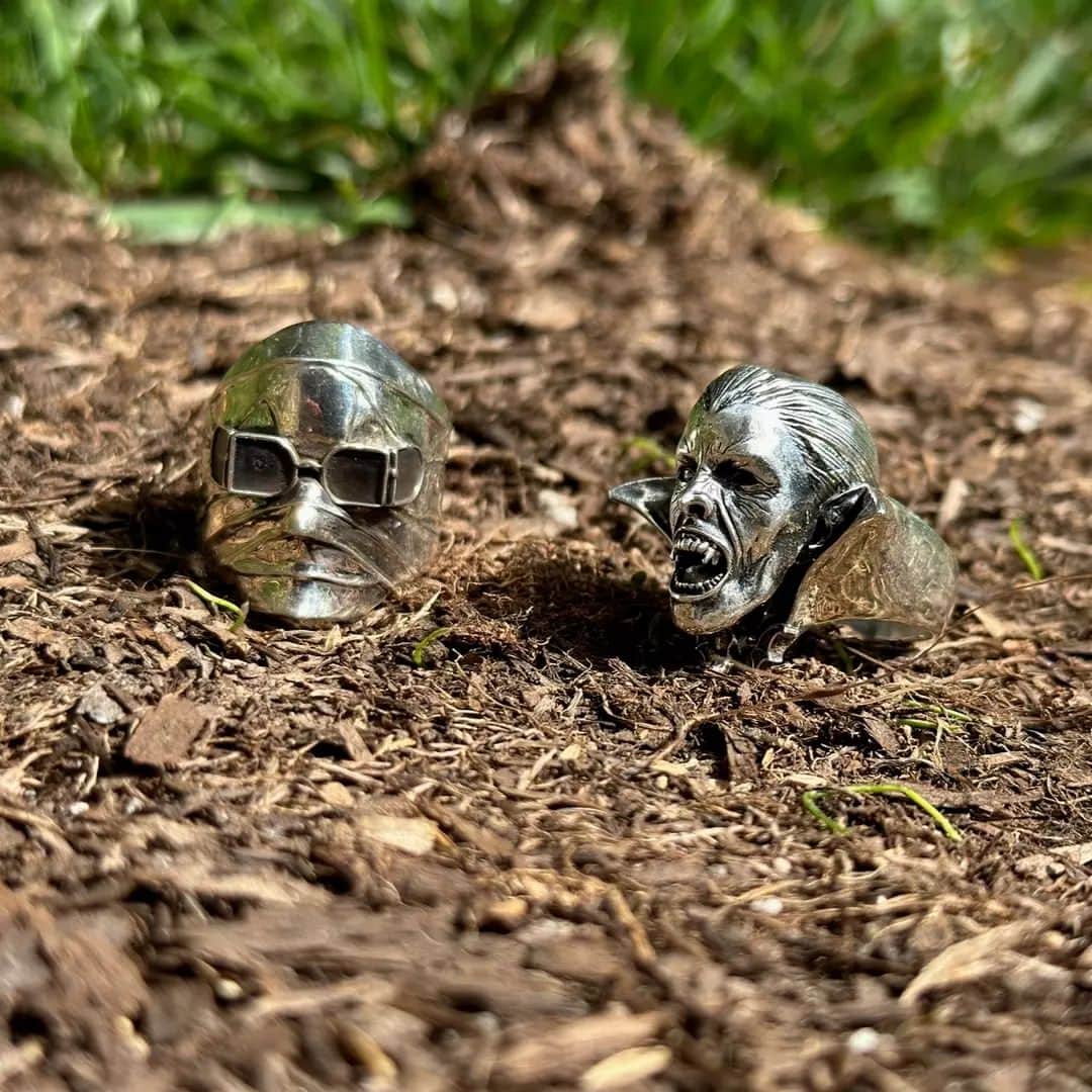 ハンチョロのインスタグラム：「INTRODUCING: Invisible Man Ring + Dracula Ring, out now!  Both pieces come in .925 Sterling Silver and are available in sizes 7-13. 🦇」