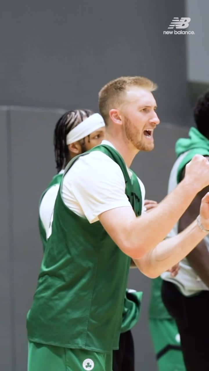 ボストン・セルティックスのインスタグラム：「playing hard, playing with a purpose and playing together 😤」