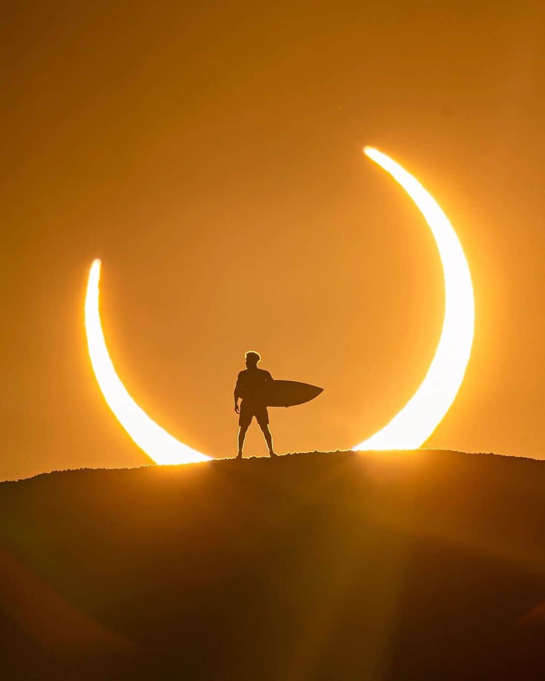 イタロ・フェレイラさんのインスタグラム写真 - (イタロ・フェレイラInstagram)「@italoferreira e o eclipse mais esperado dos últimos tempos ⭕🔥  📷 @marcelomaragni + @canonbr  📍 Rio Grande do Norte 🇧🇷  #redbull #tedáasas #eclipse #italoferreira #fotografia #eclipsesolar #riograndedonorte #rn」10月15日 6時32分 - italoferreira