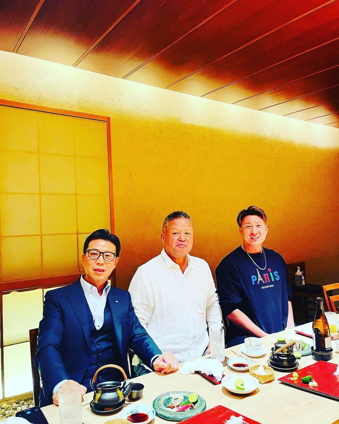 金村義明さんのインスタグラム写真 - (金村義明Instagram)「#芦屋 #株式会社メインステージ #オリックス #ラオウ #杉本祐太郎 #選手会長 #高田社長夫妻」10月15日 6時42分 - yoshiaki_kanemura