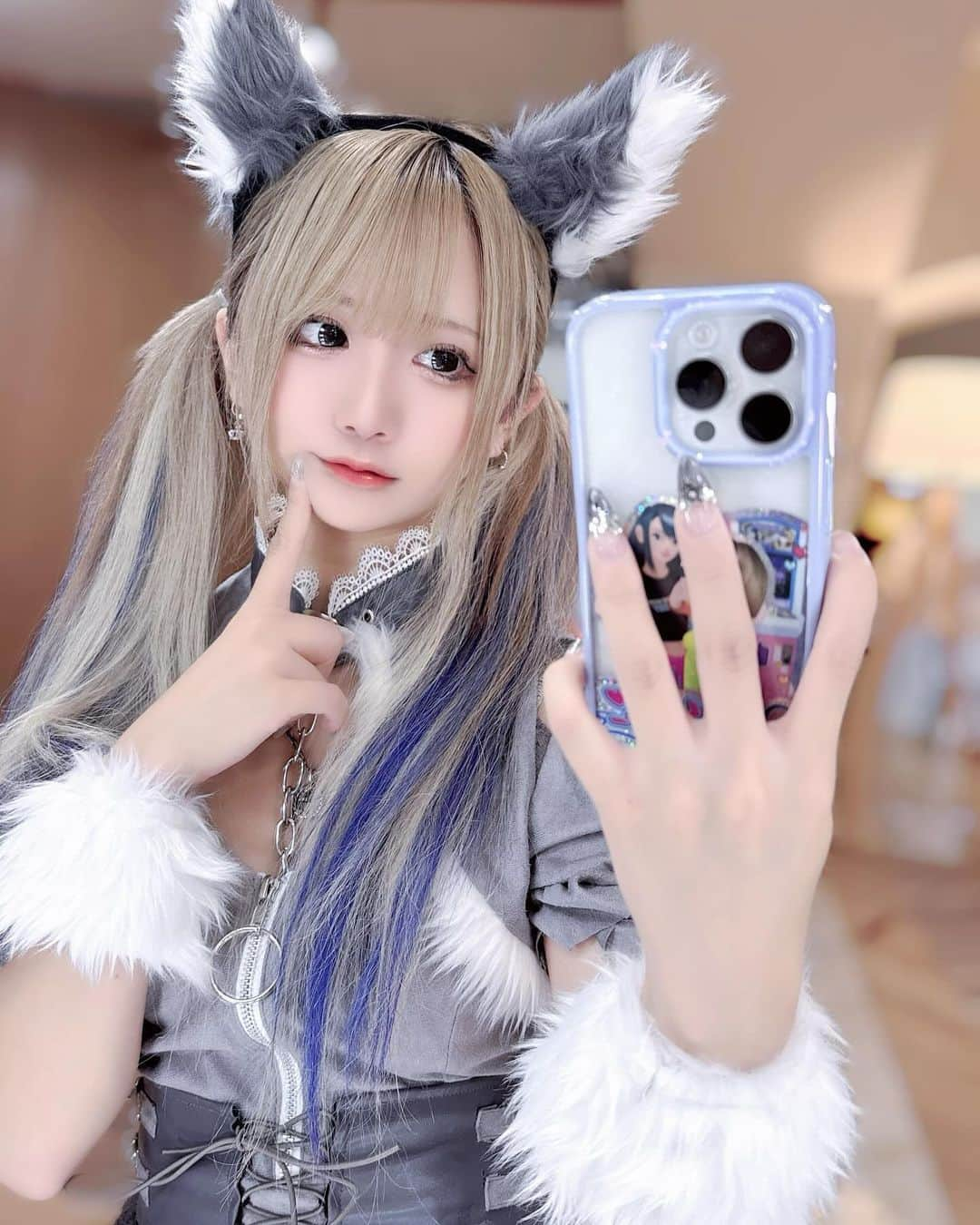 ゆゆぴょんのインスタグラム：「🐺 . . . . #クリアストーンコスチューム  #コンカフェ #コンカフェ嬢 #cosplay #cosplaygirl #japanesegirl #japanesecosplay #自撮り #自撮り界隈 #コスプレイヤー #セルカ #インナーカラー ー#メイド #歌舞伎町 #셀카 #셀카놀이 #얼스타그램 #코디 #코디스타그램 #地雷系女子 #地雷女  #いいね返し #いいねした人全員フォローする  #隠せないヲタク #隠せないをたく #ジラジョ #青メッシュ  #ハイトーン女子」