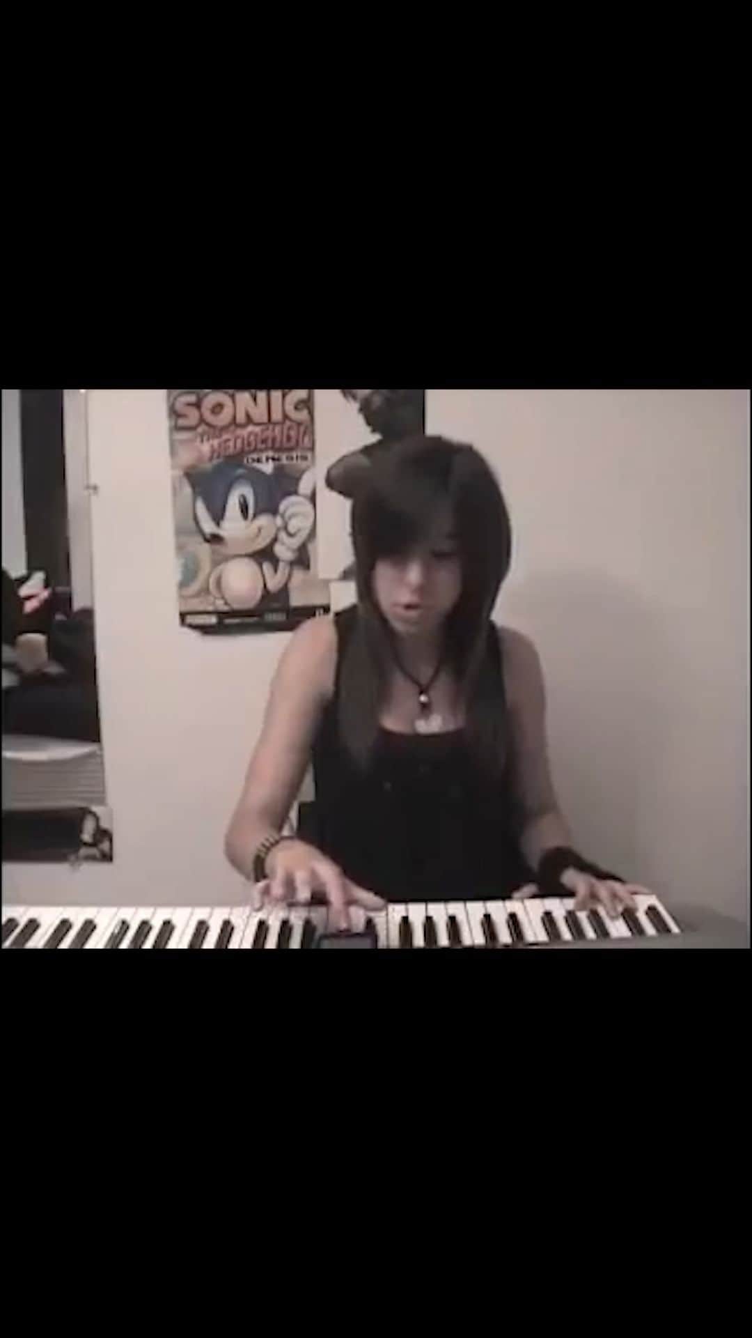 クリスティーナ・グリミーのインスタグラム：「Saturdays are for the Stuff You Don’t See! 💚https://youtu.be/c0_yKfFSJcA?si=Wmw1-h4PhZweg9LN」