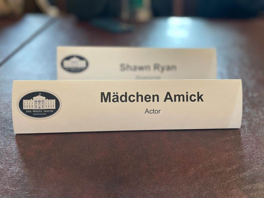 メッチェン・アミックさんのインスタグラム写真 - (メッチェン・アミックInstagram)「At a very difficult time in the world, I am grateful to have been invited to the @whitehouse for a wonderful #mentalhealthroundtable discussion yesterday with @neeratanden & @stevebenjaminsc whom expressed our President @joebiden’s focus on the importance of our country’s mental health. Excited to continue the discussion on how to make meaningful improvements to #mentalhealthcare in America 💚  …and thx for the wonderful evening @ericswalwell 🙏🏼」10月15日 6時59分 - madchenamick