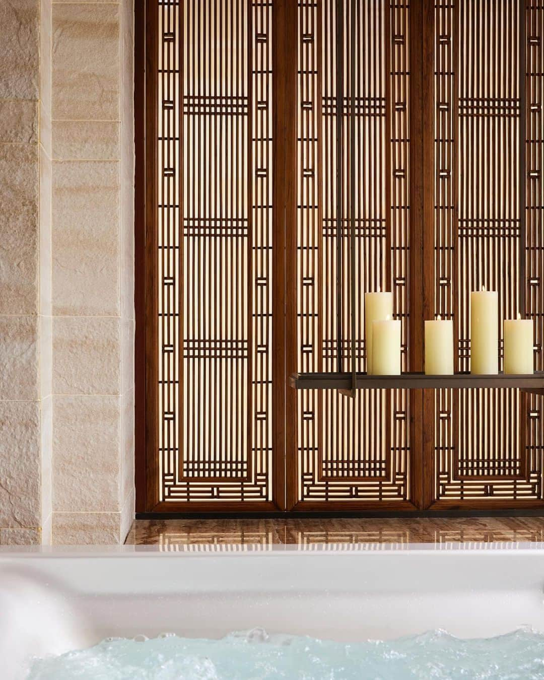 The Peninsula Hotelsのインスタグラム：「Calm, cool, and collected—a visit to The Spa at The @peninsulahongkong will leave you feeling like the best version of yourself.」