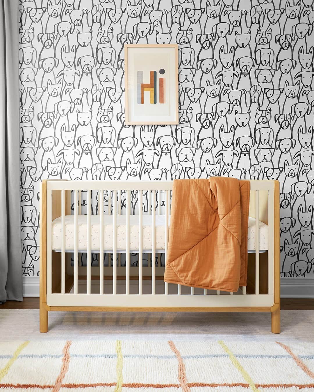 ジャスミン・トゥークスのインスタグラム：「Up the wow with wallpaper. Our new peel-and-stick paper makes install *so* easy. We love the idea of papering one wall in a room to create a fun focal point like in this cute, pup-filled nursery. Can you guess how long it took? A. 10 hours B. 1.5 hours C. 6 hours. Share your guess in the comments below.  #NurseryDesignInspo #NurseryDecorInspo #NurseryFurniture #NurseryWallpaper」