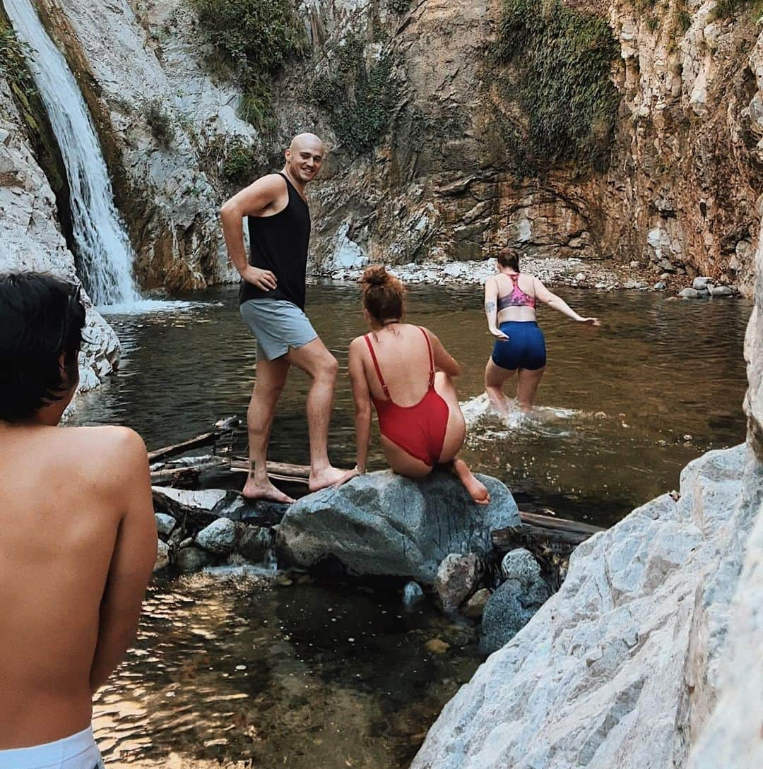 ブランドン・シェイアのインスタグラム：「I love these humans so much 🥹」