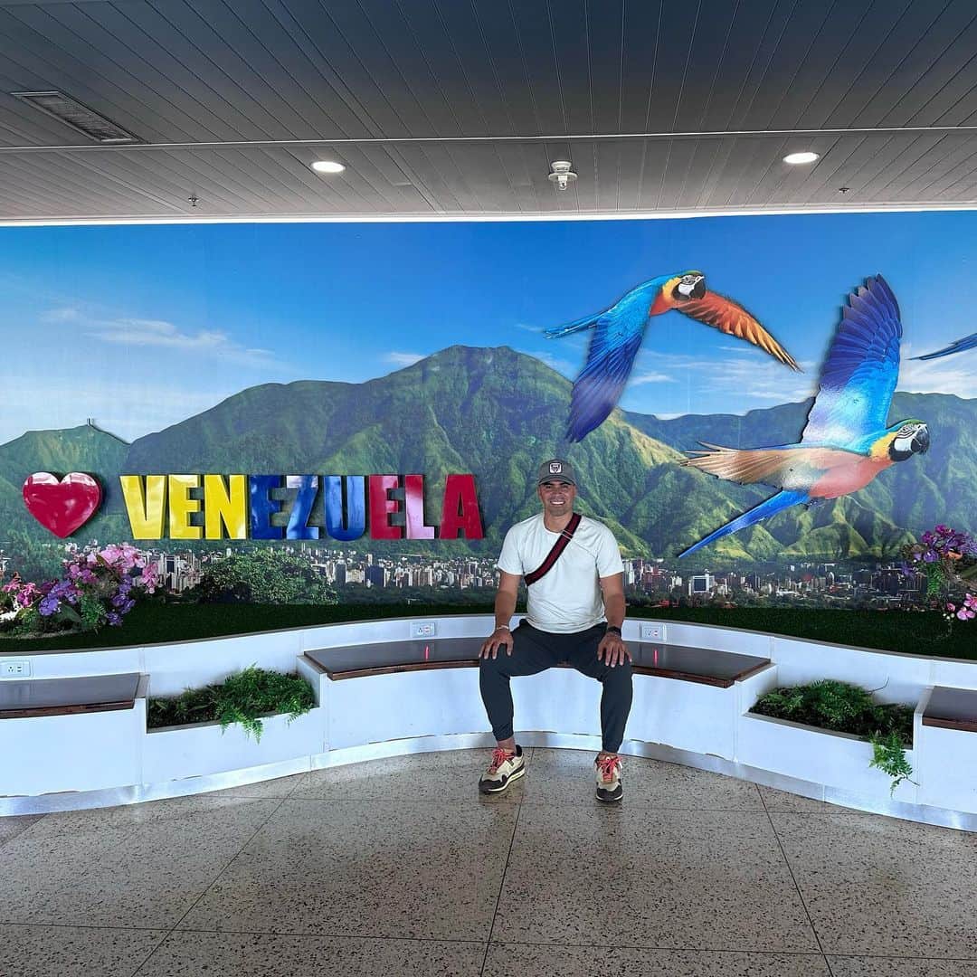 ロビンソン・チリノスのインスタグラム：「🇻🇪❤️🙏」