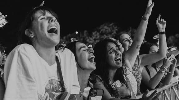 The Lumineersさんのインスタグラム写真 - (The LumineersInstagram)「Wow. Just wow. ACL Night 2. Speechless.   📸: @rkdeeb and Charlie Walker/C3」10月15日 7時47分 - thelumineers