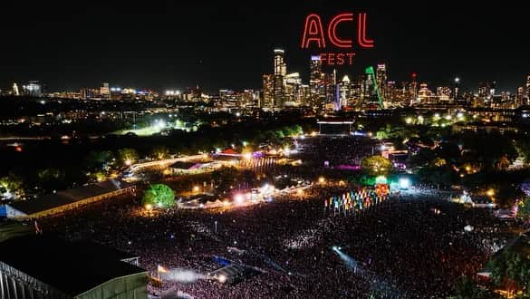 The Lumineersさんのインスタグラム写真 - (The LumineersInstagram)「Wow. Just wow. ACL Night 2. Speechless.   📸: @rkdeeb and Charlie Walker/C3」10月15日 7時47分 - thelumineers