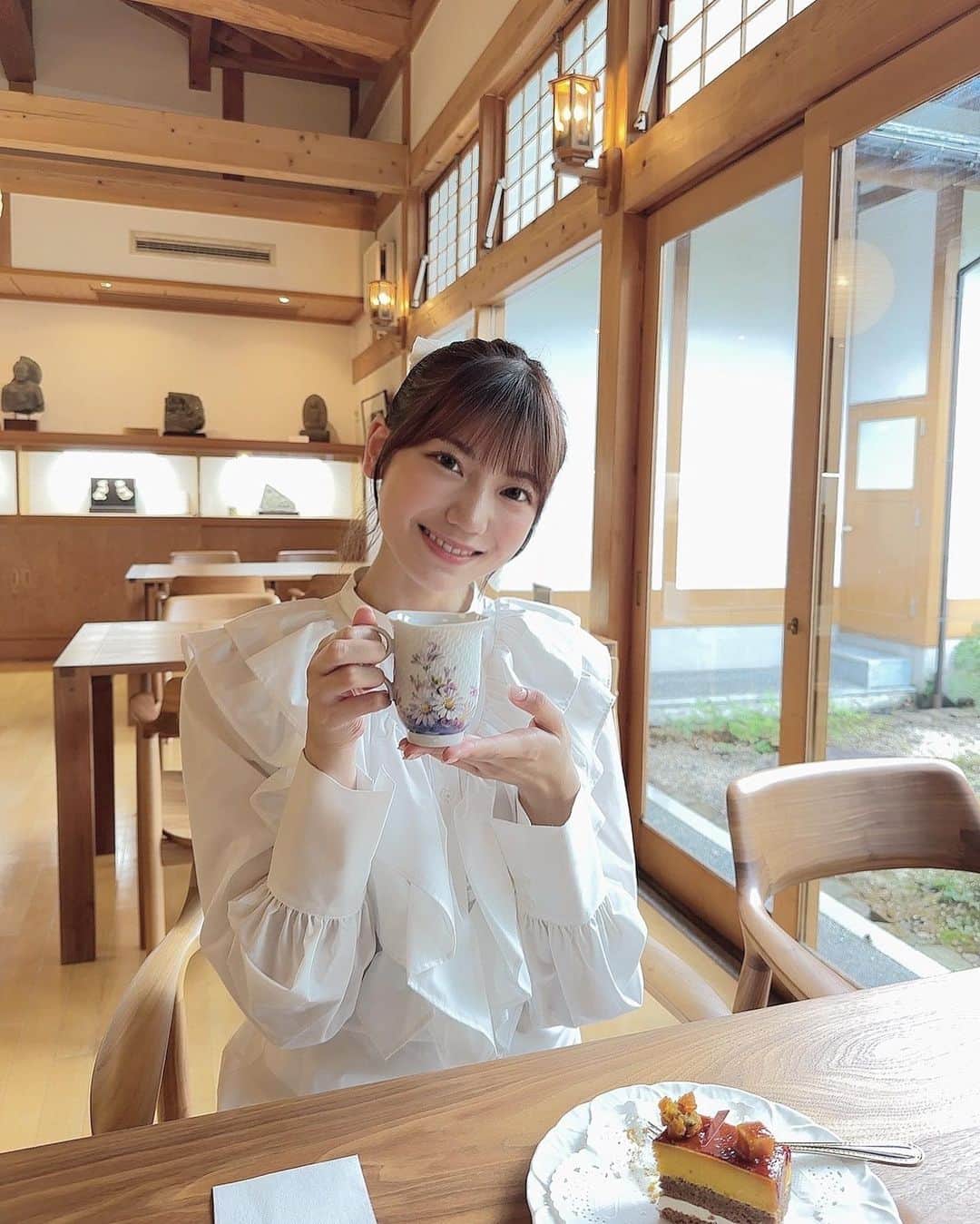 藤崎未夢さんのインスタグラム写真 - (藤崎未夢Instagram)「♡‬  NSTさん『だいすき！にいがた！チャンネル』 のロケで行かせていただいた 新潟市西区にある雪梁舎美術館🕊  美術館のなかには喫茶室もあって マイセンのカップでコーヒーを楽しむこともできます☕️🤍 自分の好きなデザインのカップを選べるのもうれしい！  コーヒーはオリジナルブレンドで ケーキも常に何種類かあるそうです！  芸術の秋にぜひ足を運んでみてください！🍂  今日９：３０〜の潟ちゅーぶさんでも 放送されますのでぜひご覧ください📺 . .  #新潟 #雪梁舎美術館」10月15日 8時11分 - miyu_miyu_ngt48