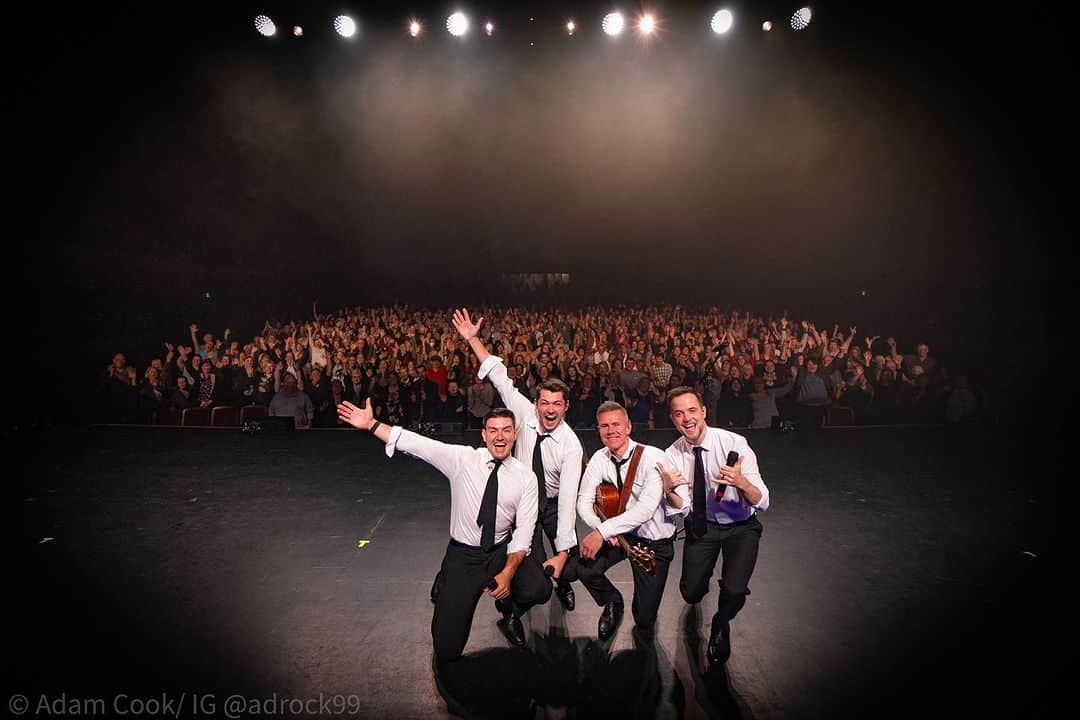 ダミアン・マクギンティーのインスタグラム：「CANADA WE MISSED YOU!!  Kitchener, what an unbelievable Friday night! Thank you so much, we’ll see you guys soon!!」