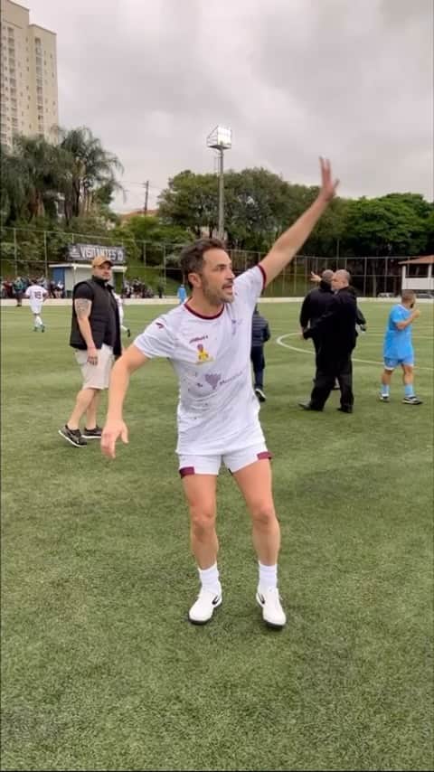 アレッサンドロ・ローザ・ヴィエイラのインスタグラム：「Calma Rito cadillaco」
