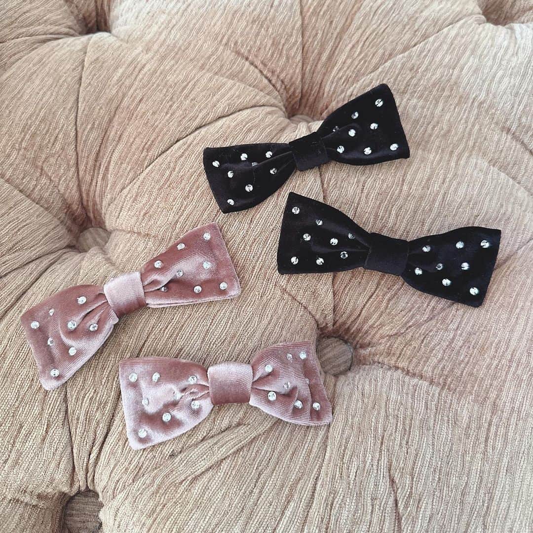 evelynのインスタグラム：「new accessory🐰🩷 ㅤㅤㅤㅤㅤㅤㅤㅤㅤㅤㅤㅤㅤ #evelyn #エブリン」