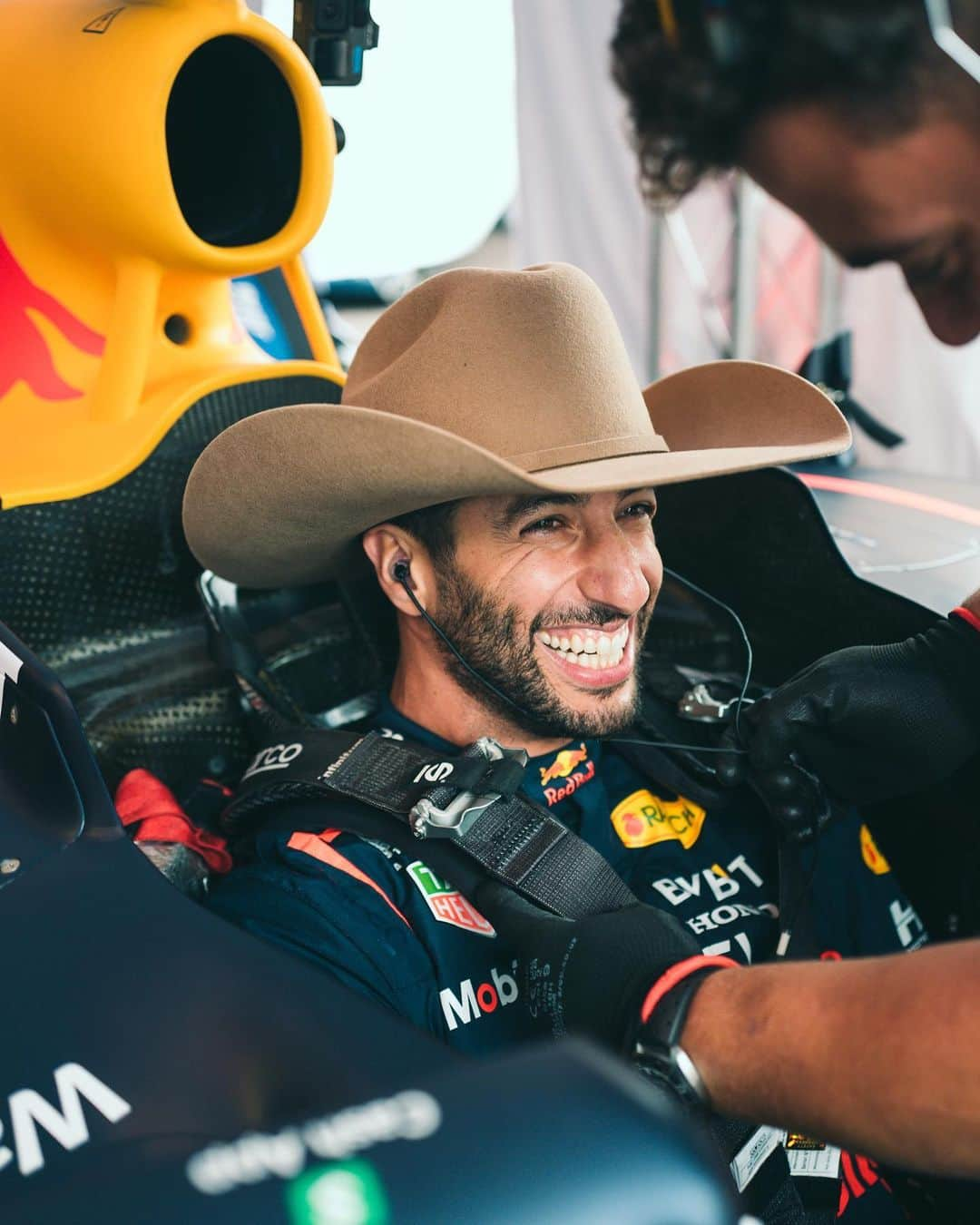 ダニエル・リカルドさんのインスタグラム写真 - (ダニエル・リカルドInstagram)「Nashville hot chicken @redbullracing」10月15日 9時24分 - danielricciardo