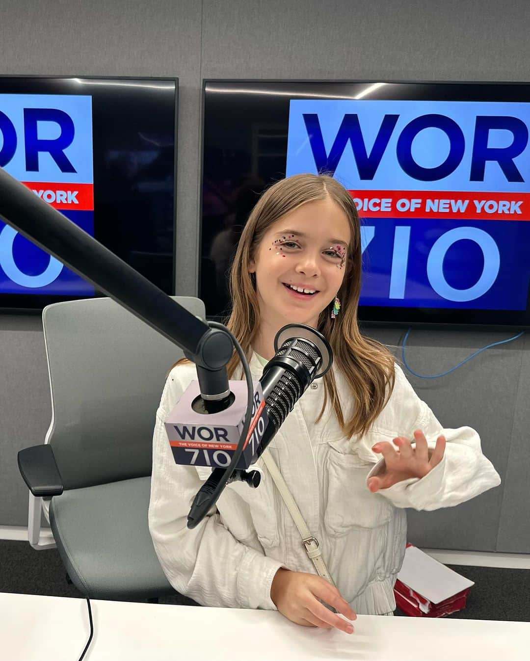 タック・ワトキンスさんのインスタグラム写真 - (タック・ワトキンスInstagram)「“Gutenberg! The (best) Musical (ever)!” opens on Broadway! And “I ❤️ Radio” with Liz Warner!」10月15日 9時27分 - tucwatkins