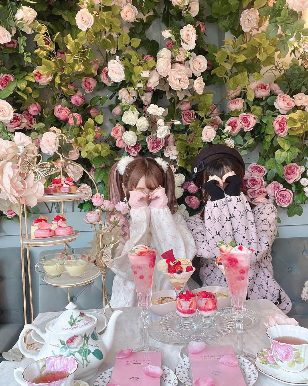 のインスタグラム：「りさめろとデート💕 ぷりめろ色違いふたごちゃん(*´ч`*)  #プリメロ #プリメロコーデ #marscoordinate #mars #PrincessMelody #LiLimPark #マーズ #マーズコーデ #ガーリーコーデ #地雷コーデ #量産型コーデ #地雷系女子 #地雷女 #地雷系 #量産型オタク #量産型 #量産型女子 #ガーリー #リボン」