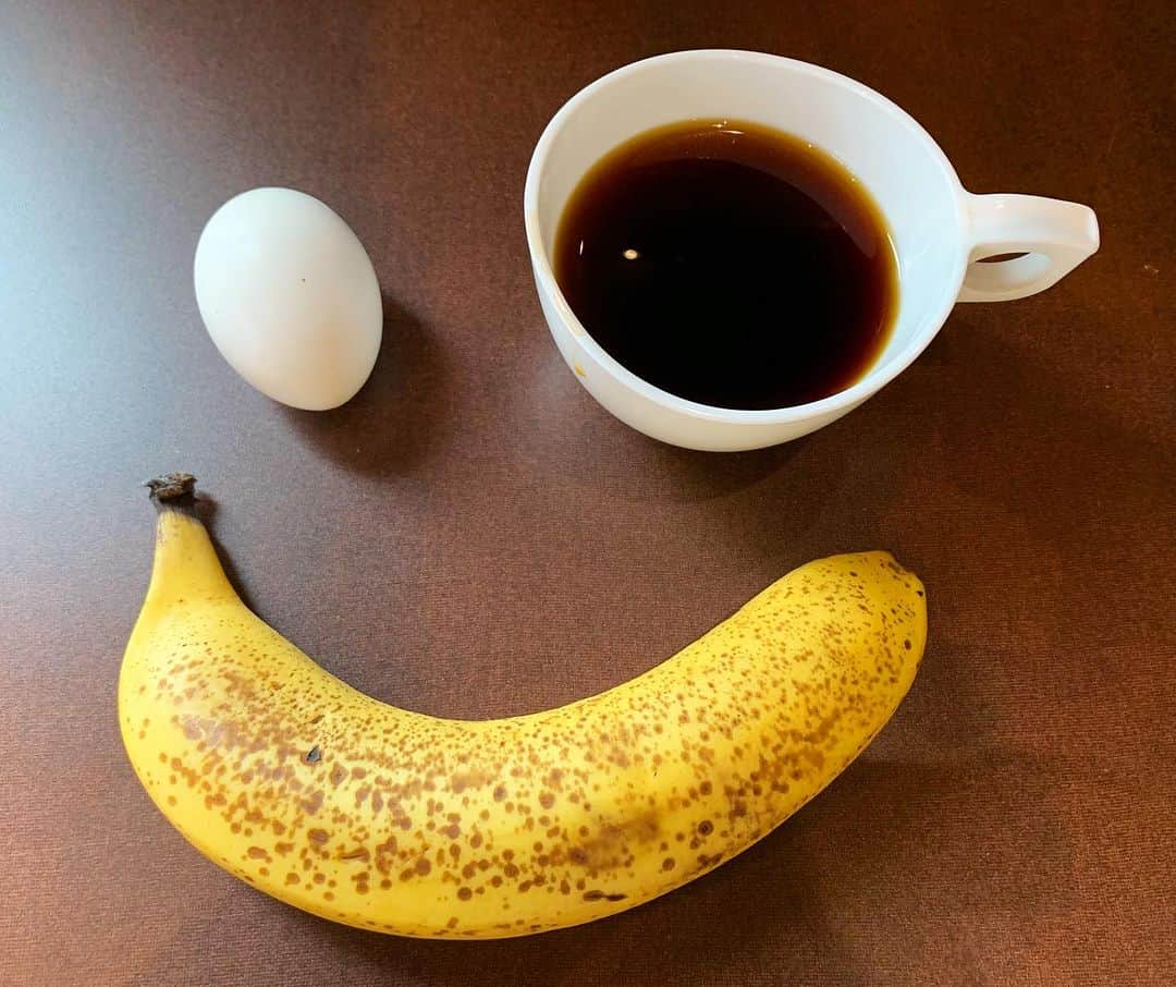 黒沢薫さんのインスタグラム写真 - (黒沢薫Instagram)「おはよう高崎。 #morning #breakfast #coffee #egg #banana #instafood #モーニングsmile #GBB #高崎音楽祭」10月15日 10時27分 - kaorukurosawa_lovelife
