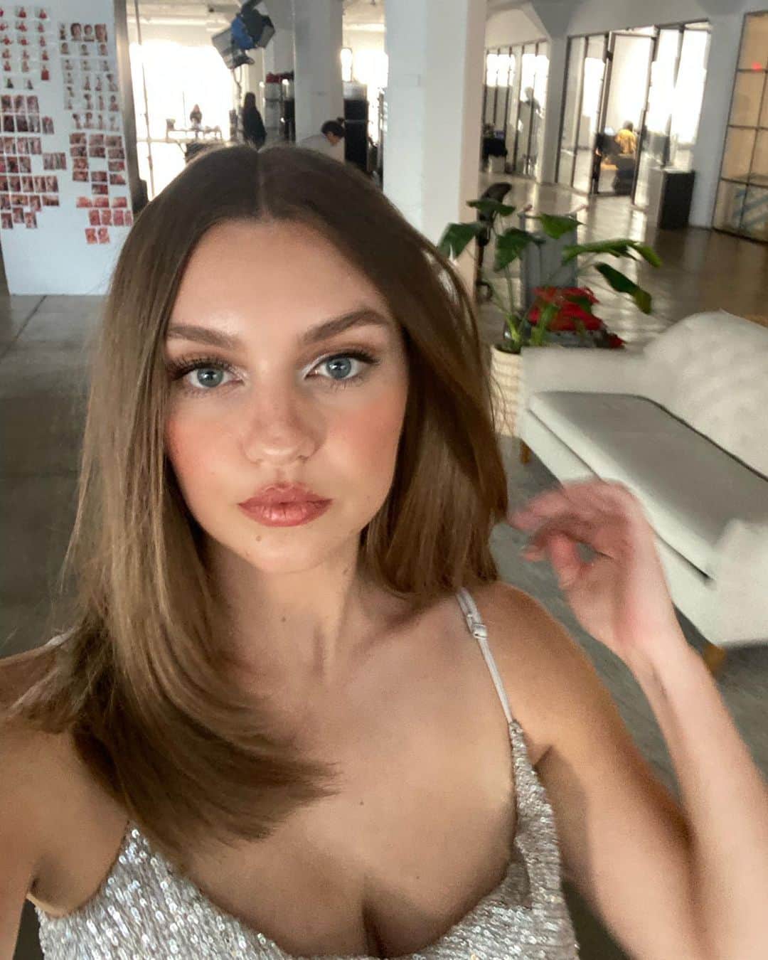 Olivia Browerのインスタグラム：「Take this look home!  @ultabeauty hair by @myguiltycrown & @vernonfrancois makeup by @summertran_beauty」