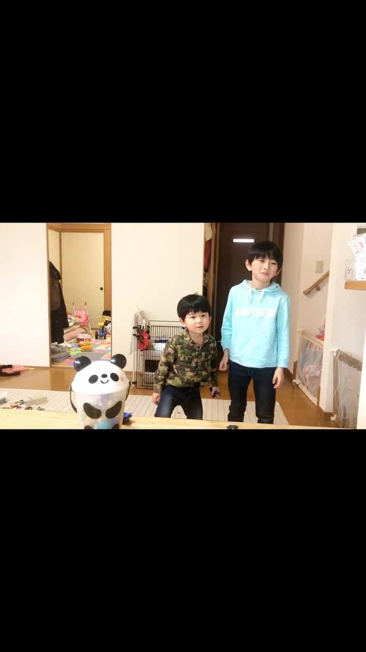 太陽チャンネルのインスタグラム：「昔の動画でてきて可愛かったから😆💕 可愛いこどもたちに囲まれて 幸せだなあ( ´˘` )💕  #家族」