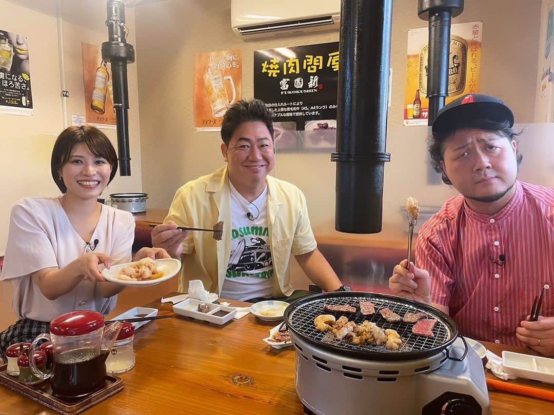 川原豪介さんのインスタグラム写真 - (川原豪介Instagram)「本日13時半からテレQ【ブルーリバーの望むところだ】です。 福岡〇〇過ぎるグルメツアー第5段。と昔、流行った言葉をZ世代が知っているのか対決です。 見て下さーい👀ぬんっ！ #ブルーリバーの望むところだ  #光ママ  #山下七子  #岡田桃佳アナウンサー  #デカいタン  #ちょべりぐ」10月15日 10時49分 - blueriver_kawa