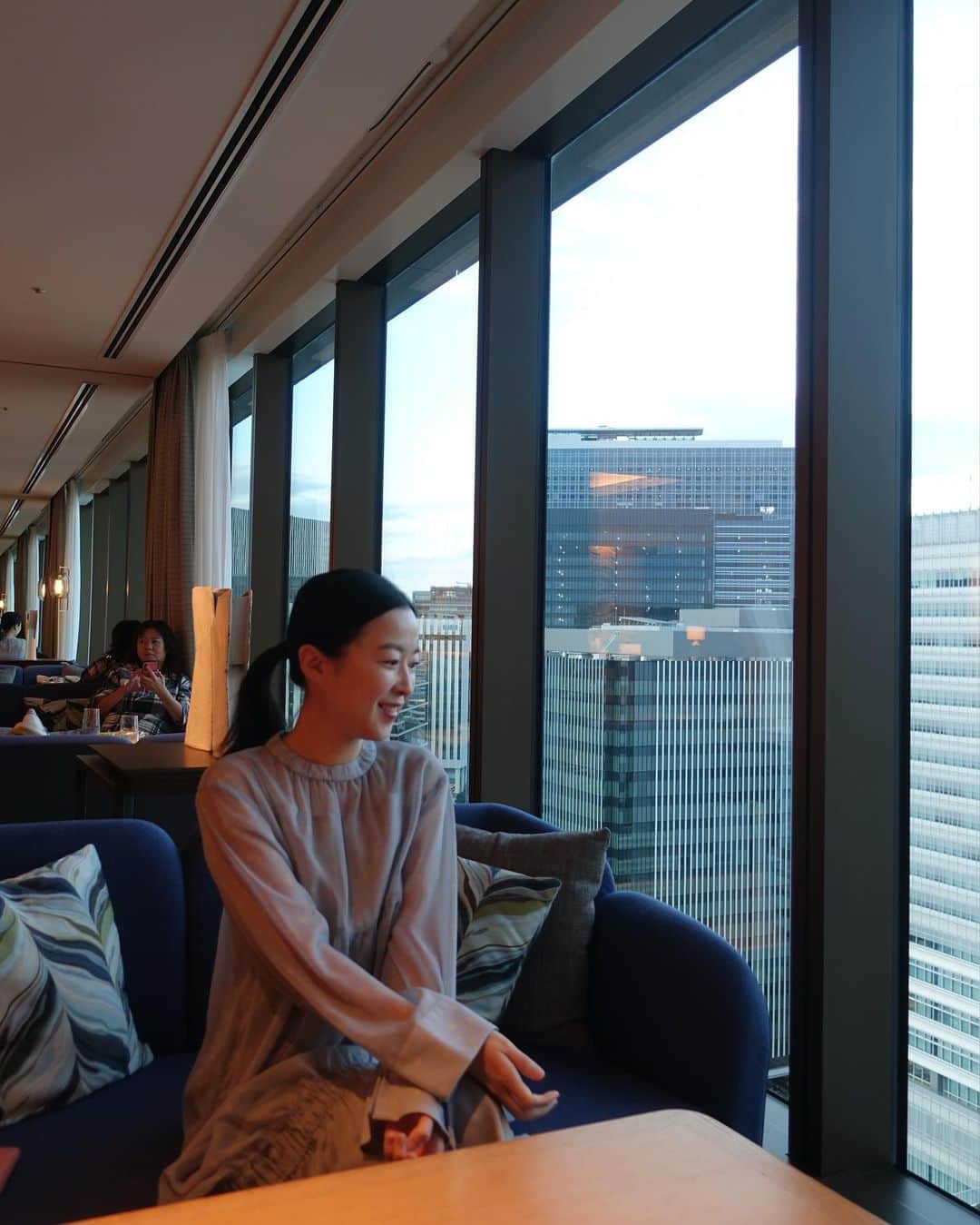 カン・ハンナさんのインスタグラム写真 - (カン・ハンナInstagram)「・ ⁡ 日常から少しだけ離れた場所で ゆったりとした時間の過ごし方。 ⁡ 最近は 二人だからこそ満たされる幸福感に 心から感謝する日々でございます💜 ⁡ 　 ⁡ ⁡ #ウェスティンホテル横浜」10月15日 10時54分 - kang_hanna_jp