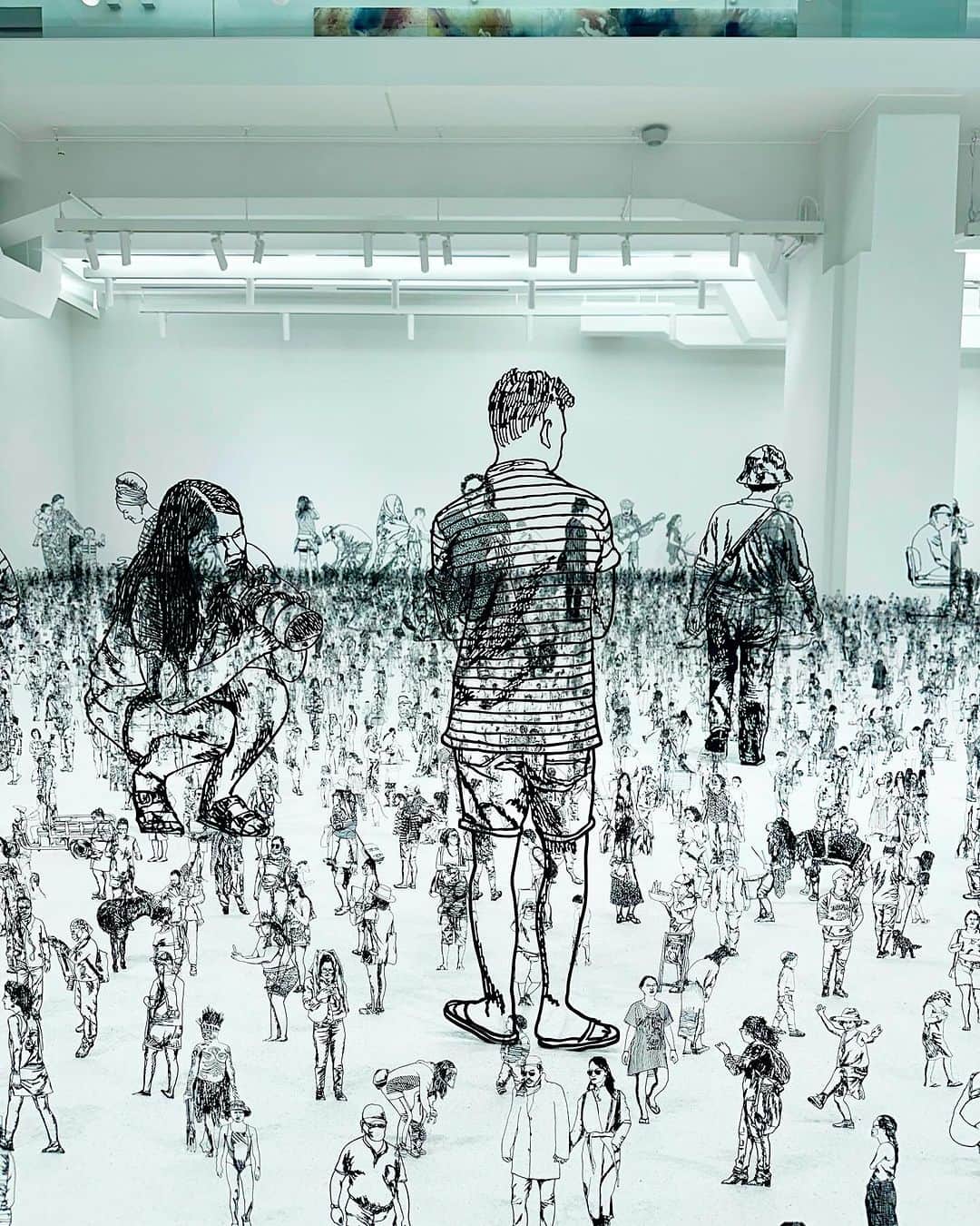 谷川じゅんじさんのインスタグラム写真 - (谷川じゅんじInstagram)「New Horizon Vision of the Future 群馬県前橋市の美術館、アーツ前橋で開館10周年記念展“ニューホライズン 歴史から未来へ”が始まった。美術館はもとより街中に飛び出したアート作品とまちなみのマリアージュがエキセントリックでたまらない。昭和と平成と令和が混ざるとこうなるのねっていう空間体験。これはなかなか無い空気。必見です。 会場｜アーツ前橋と前橋市中心市街地 会期｜2023年10月14日［土］－2024年2月12日［月・祝］ 開館時間｜午前10時～午後６時（入館は午後5時30分まで） 休館日｜水曜日（年末年始の休館は12/27［水］～1/4［木］） 主催｜New Horizon展実行委員会、前橋市 #artsmaebashi #newhorizon #goodvibesonly #goodneighbors #thisijapan」10月15日 11時02分 - junjitanigawa