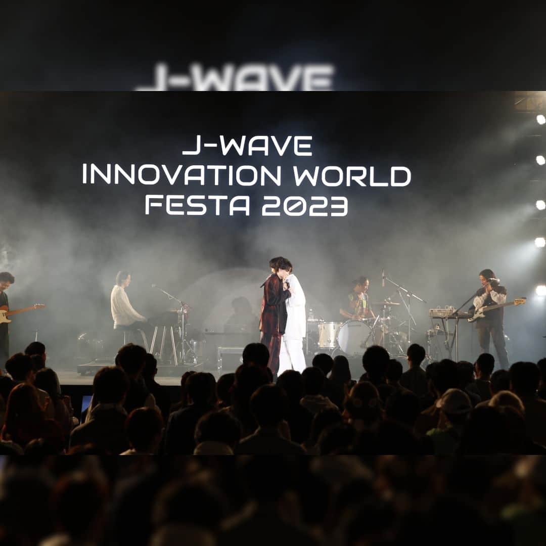 J-WAVEさんのインスタグラム写真 - (J-WAVEInstagram)「#imase × #AileTheShota 撮りおろし写真 公開  音楽とテクノロジーの祭典 J-WAVE INNOVATION WORLD FESTA 2023 #イノフェス 🎶  10月13日（金）14日（土）15日（日）の3日間、 有観客とオンライン配信のハイブリッドで開催⚡  14日 ライブステージに登場 #imase × #AileTheShota コラボライブ写真を公開📷  Photo by アンザイミキ  ■セットリスト 🎶Have a nice day　with Aile The Shota ＿＿＿＿＿＿＿＿＿＿＿＿＿＿＿＿＿＿＿＿＿＿＿ オンラインチケット（アーカイブ付き）販売中！🎫 ￣￣￣￣￣￣￣￣￣￣￣￣￣￣￣￣￣￣￣￣￣￣￣ イノフェスをご自宅などでFHDの高画質でお楽しみいただけるチケット。 イベントを３日間お楽しみいただけます！  ぜひこの日限りのスペシャルコラボを アーカイブ配信で何度でもご覧ください✨  === イベント、チケット詳細は プロフィールのリンクよりご確認ください！ ===  #jwave #イノフェス @imase11_9 @lethe_shota @lethe__info」10月15日 11時03分 - jwave813