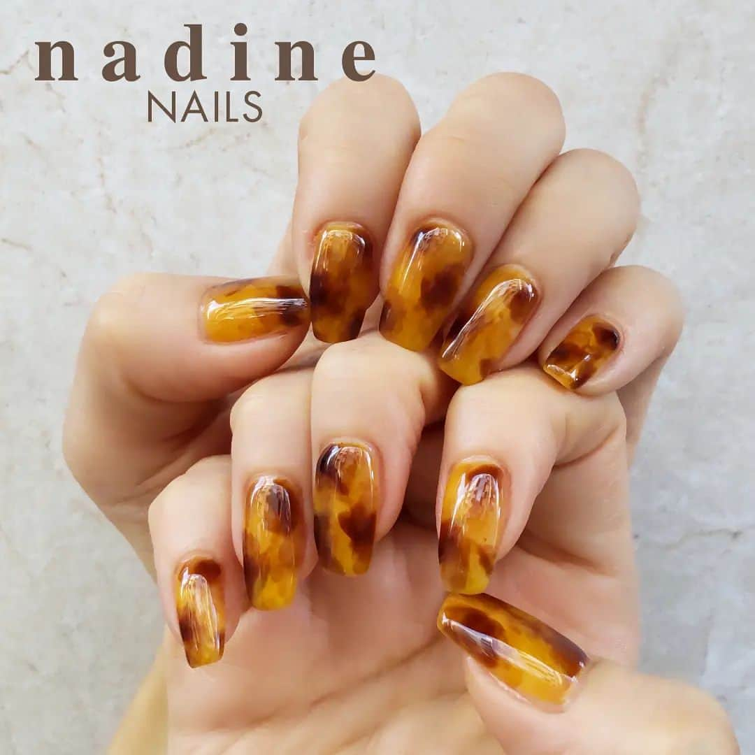 nadineNAILSさんのインスタグラム写真 - (nadineNAILSInstagram)「季節になってきた♡ #べっ甲ネイル   #nailart #nailstagram #nails #art #instnailstyle # #japanstyle  #originalnails #gold#silver#美甲 #gelnails #gel甲 #ニュアンスネイル#girlsfashion #ミラーネイル  #clearnails #フレンチネイル#リングネイル #ワンホンネイル#pedicure #スキニーフレンチネイル #秋色ネイル#マグネットネイル#グラデーションネイル#韓国ネイル#韓国コスメ#ツイードネイル#クリアネイル#白グラデーションネイル  nailsheet @lavankomono」10月15日 11時15分 - nadine_nails_